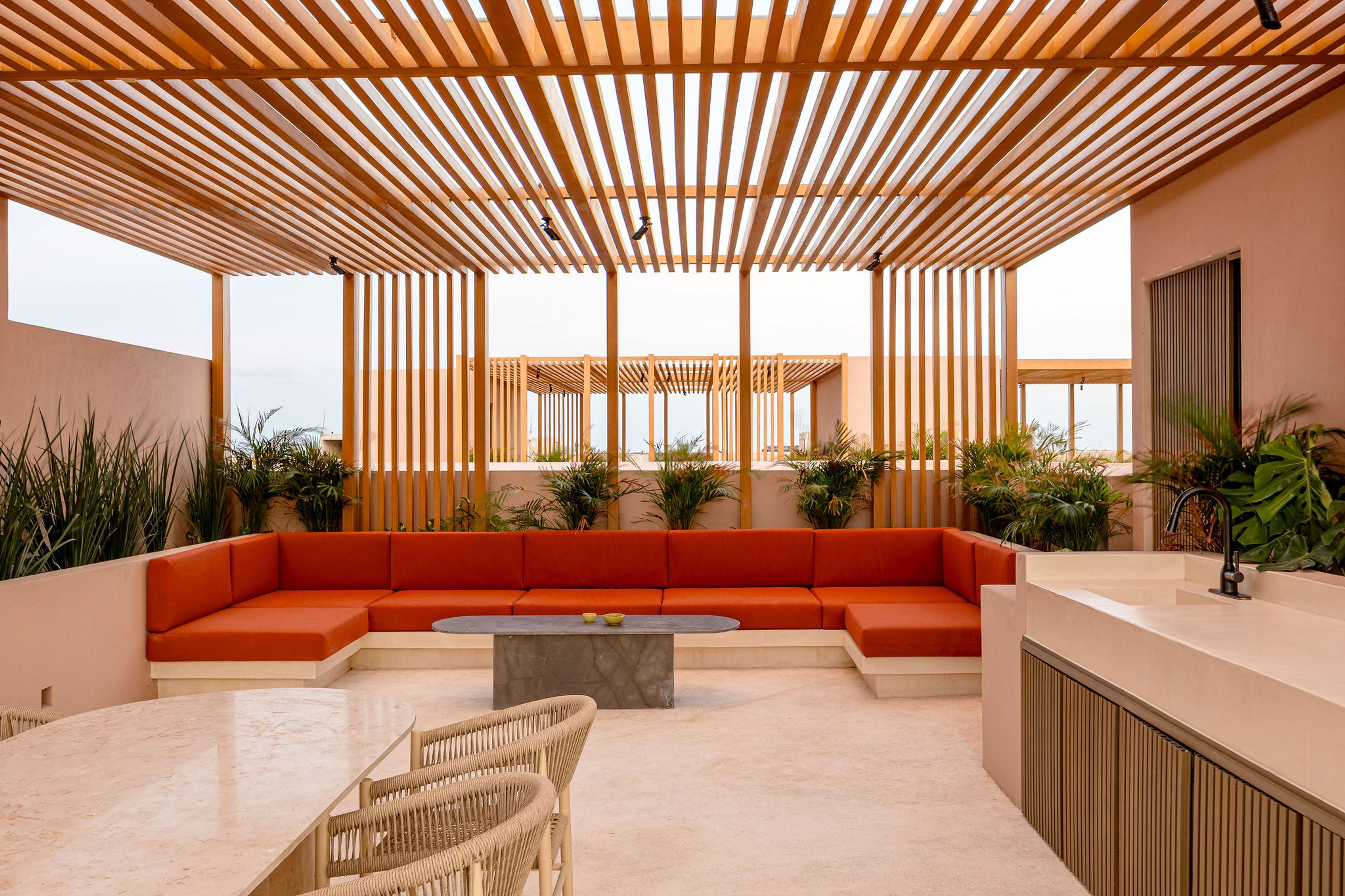 Luxurious Three-Bedroom Residence: Where Space Meets Sustainable Elegance — photo 3
