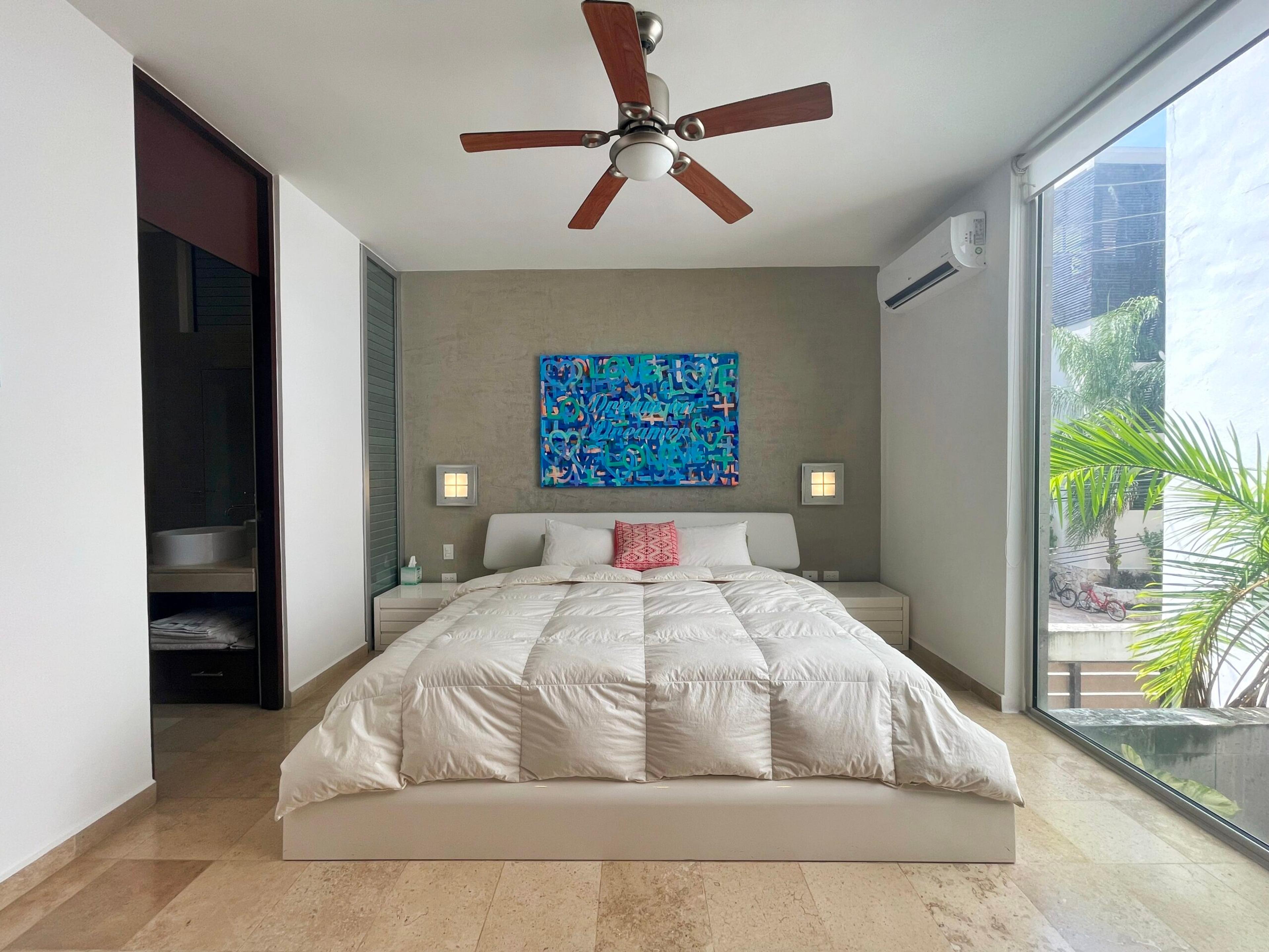 Arena | 2 Bedroom Loft Steps from the Beach — photo 9