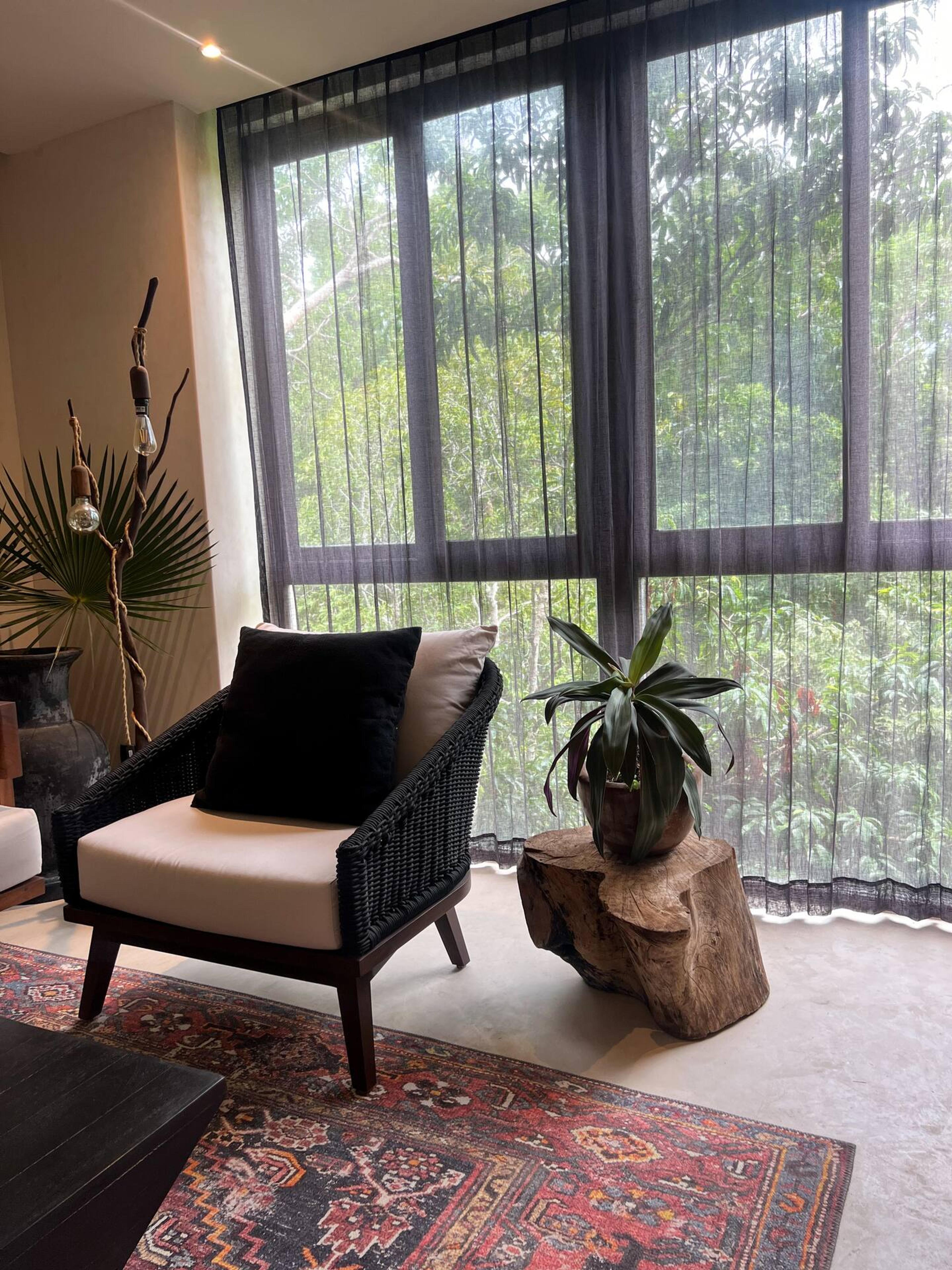 Zambo | Penthouse: Incredible 2-Level 3-Bed Lock-Off with Private Pool — photo 16