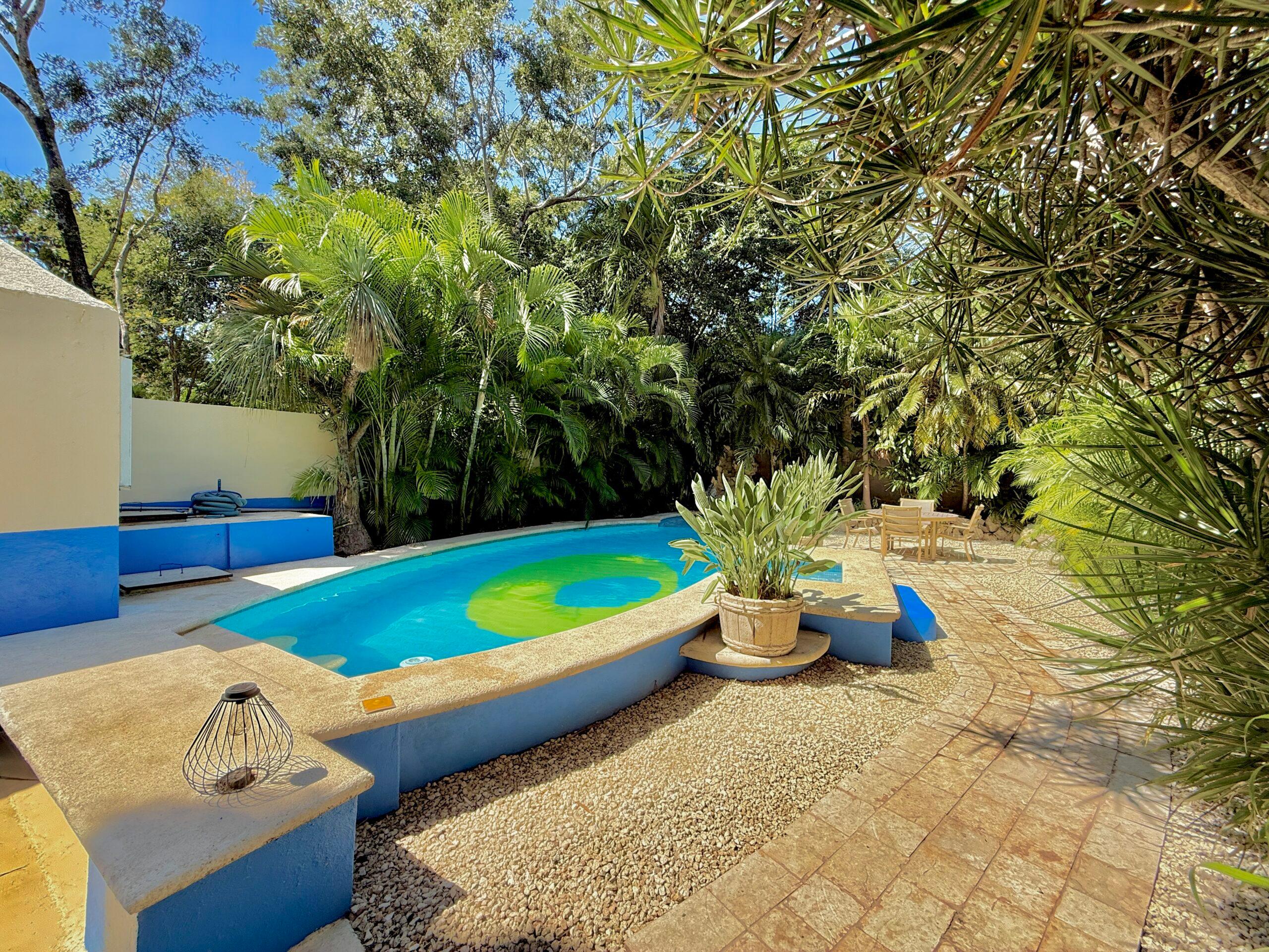 Lol Tun | 5-Bedroom Home with Private Pool — photo 26