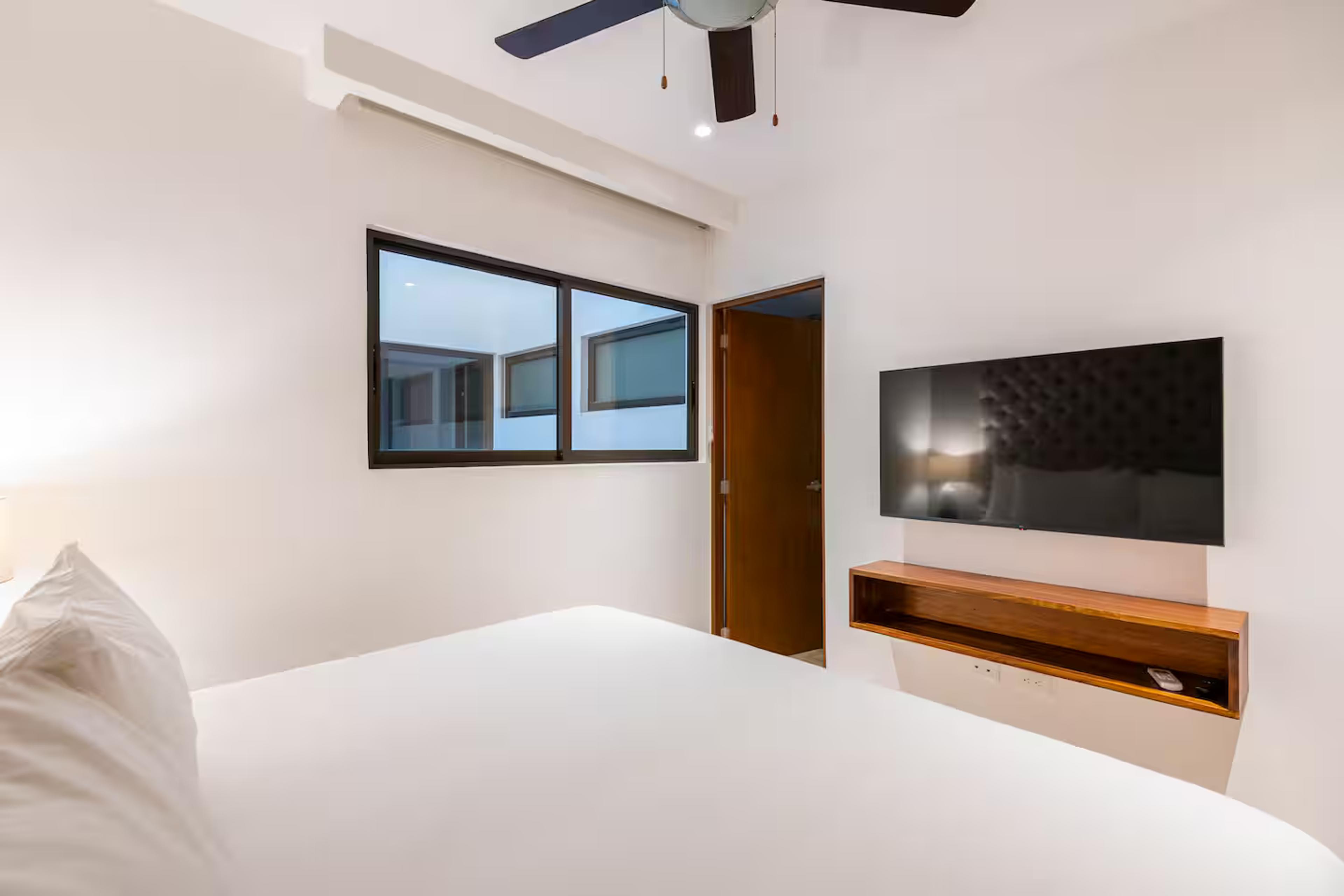 Ipana | Stunning Furnished Unit Shaded with Beautiful Ceiba Tree — photo 28