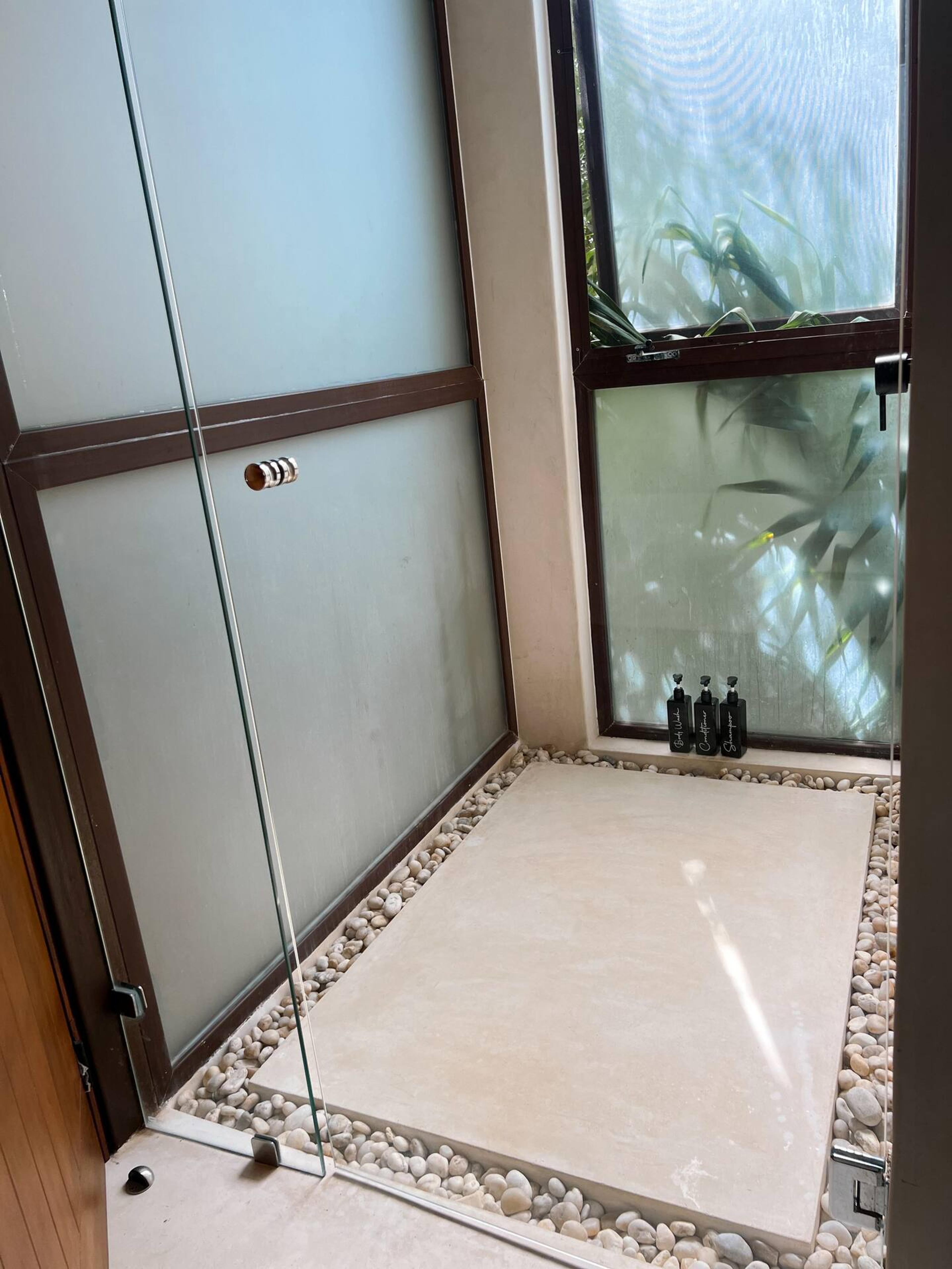 Zambo | Penthouse: Incredible 2-Level 3-Bed Lock-Off with Private Pool — photo 28