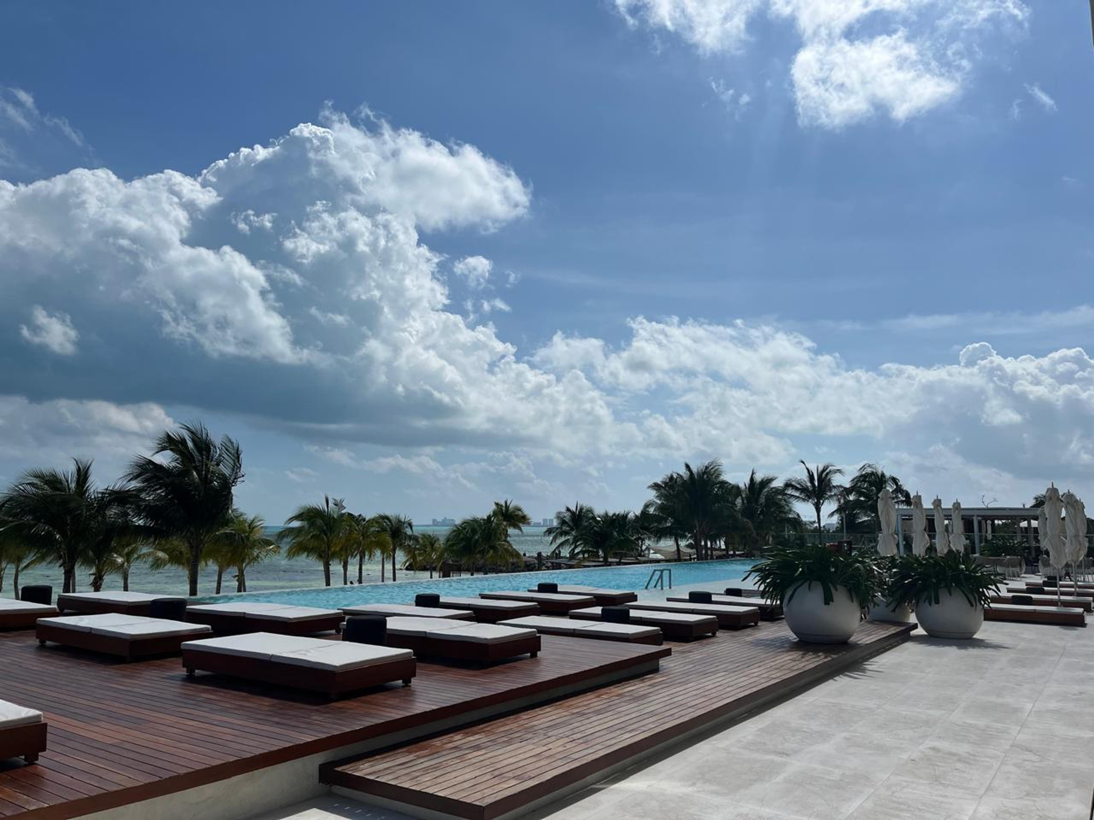 SLS Hotel & Residences — photo 13