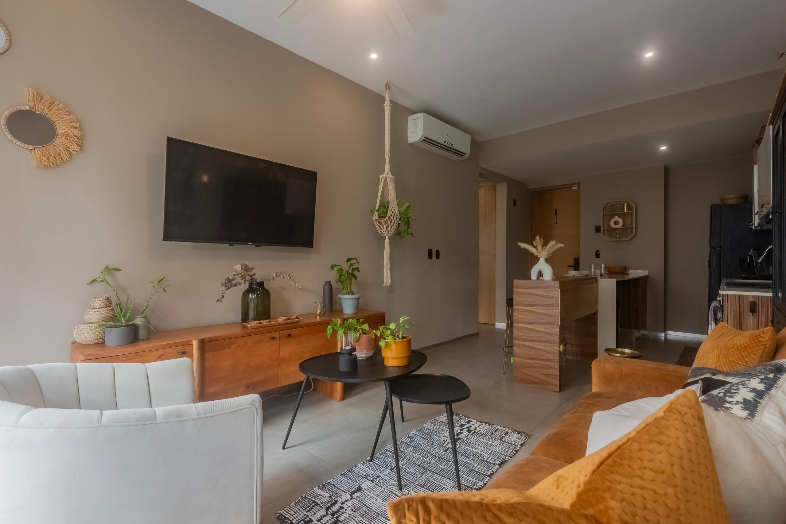 The City | Bright Modern Condo in The City — photo 8