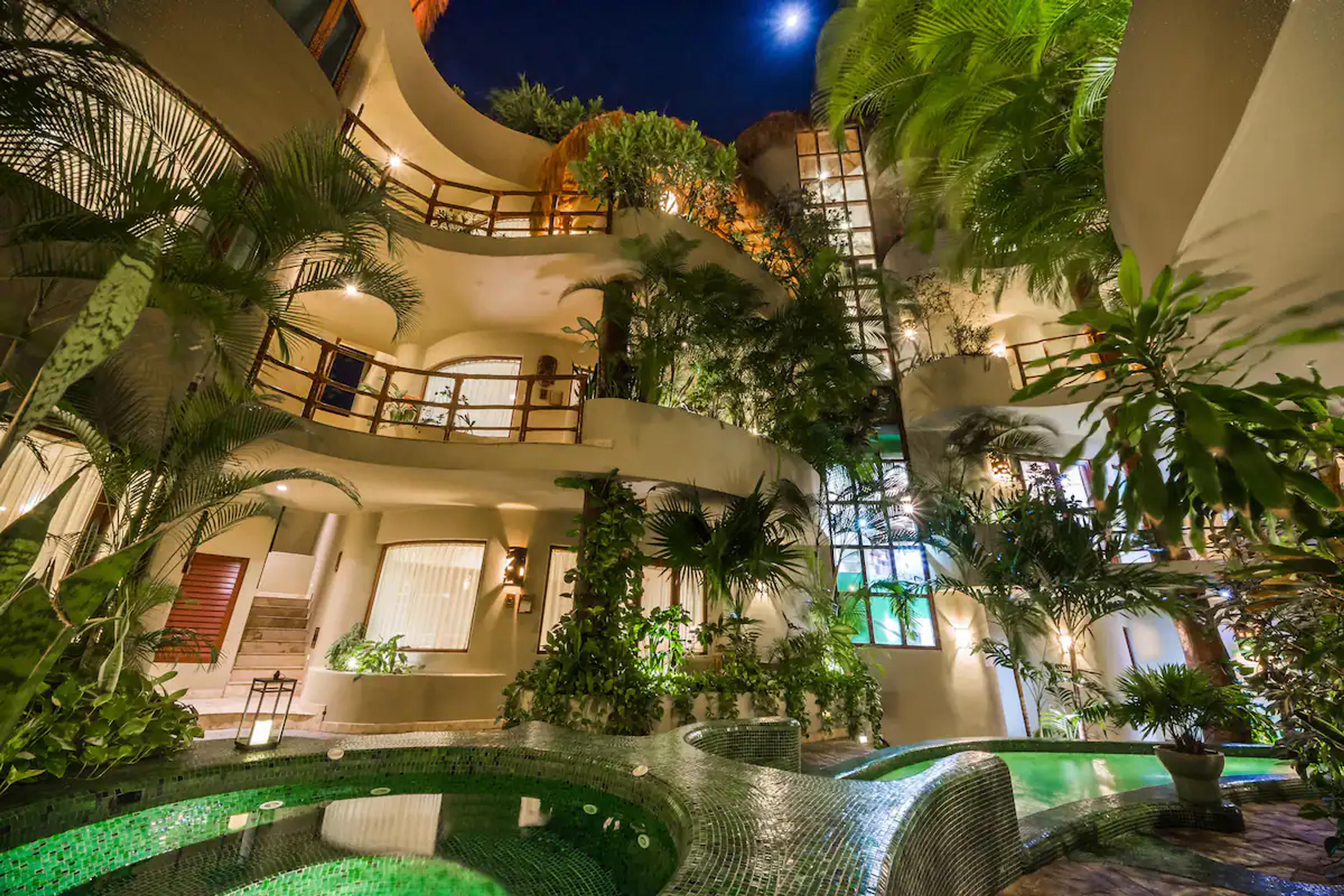 Maya Villa | Luxurious 3-Bedroom Condo Near the Caribbean — photo 3