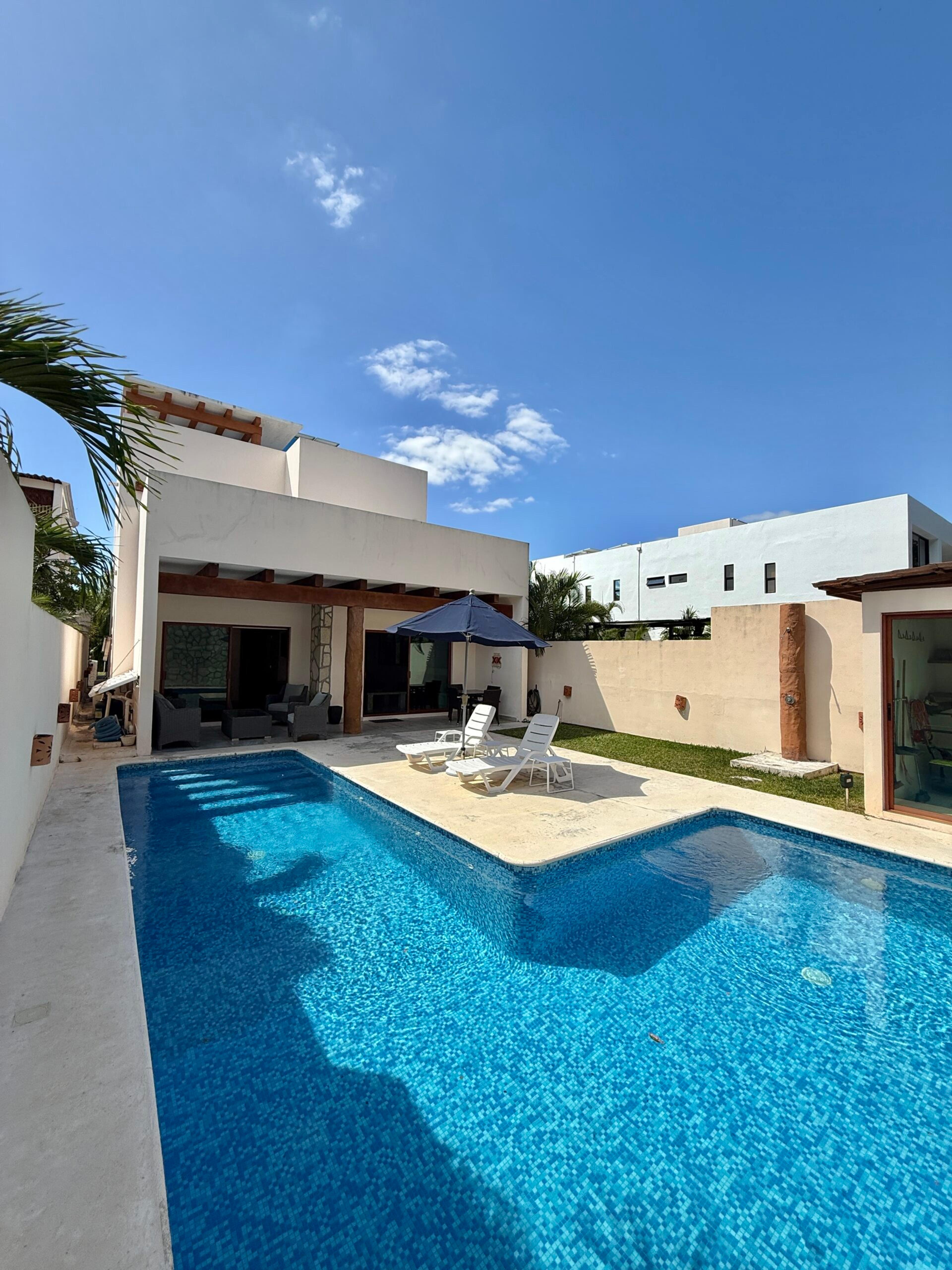 El Cielo | 3-Level Home with Private Pool — photo 1