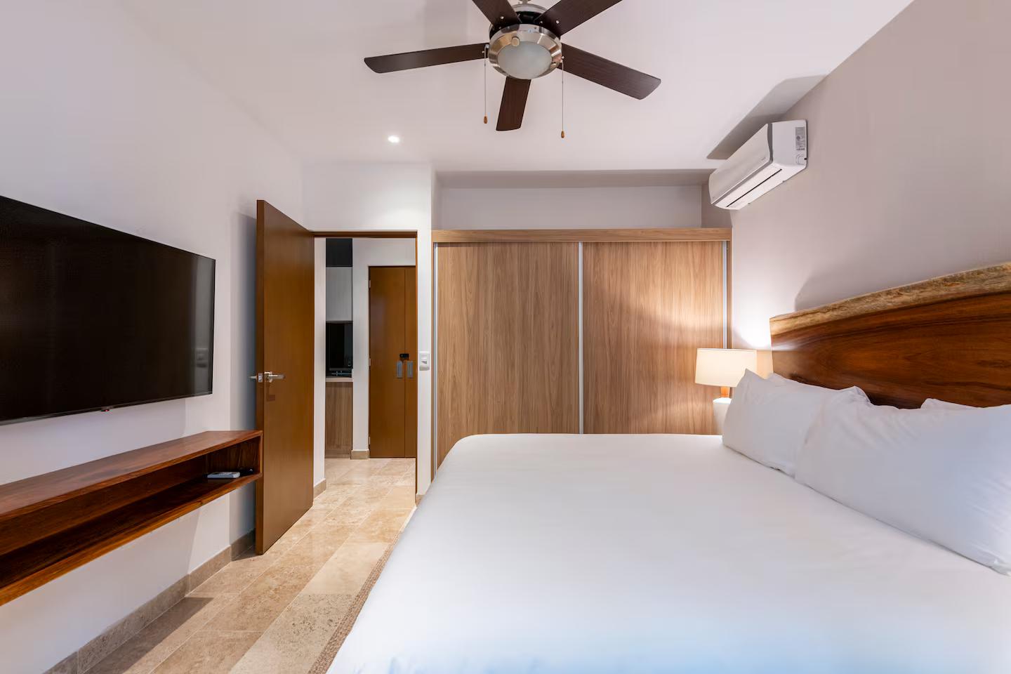 Ipana | Stunning Furnished Unit Shaded with Beautiful Ceiba Tree — photo 25