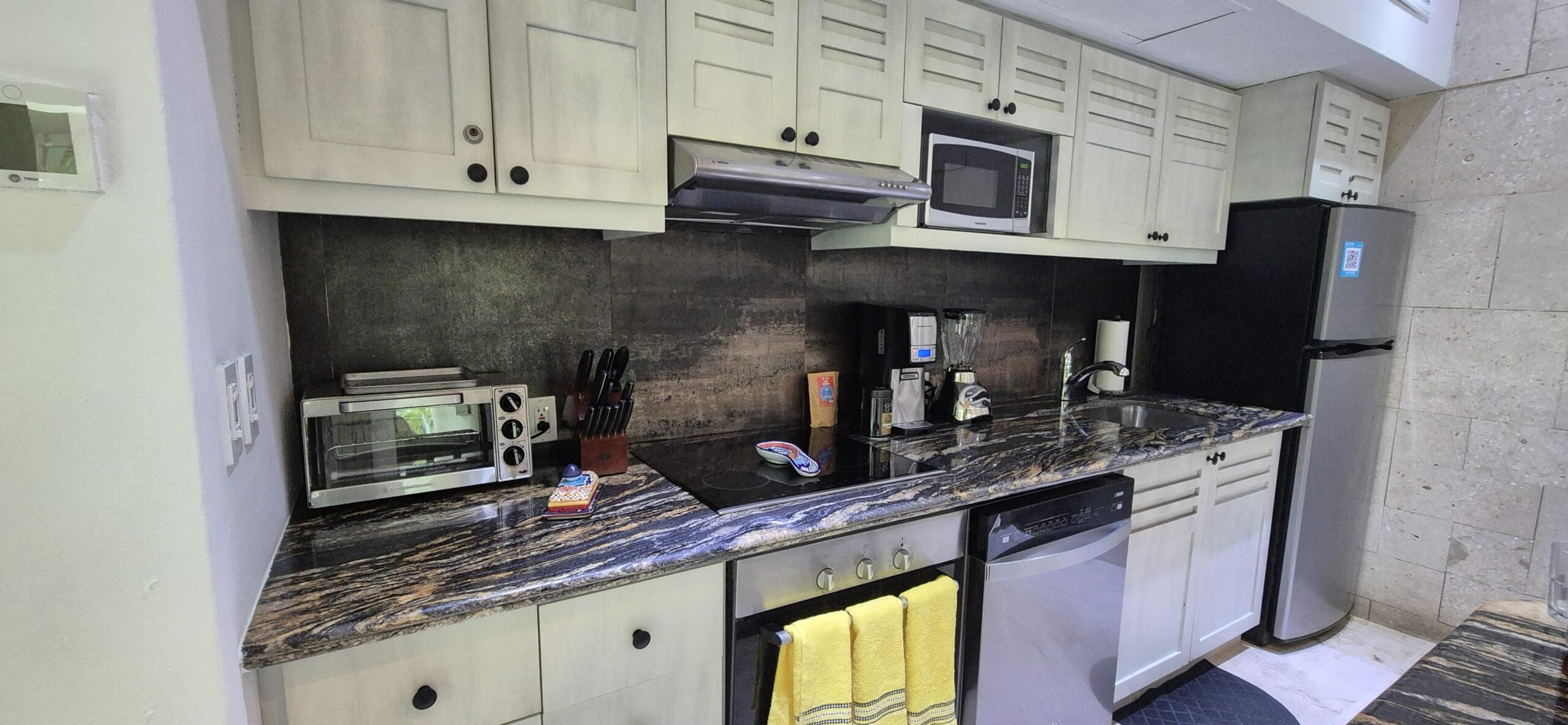 Maya Villa | Luxurious 3-Bedroom Condo Near the Caribbean — photo 11