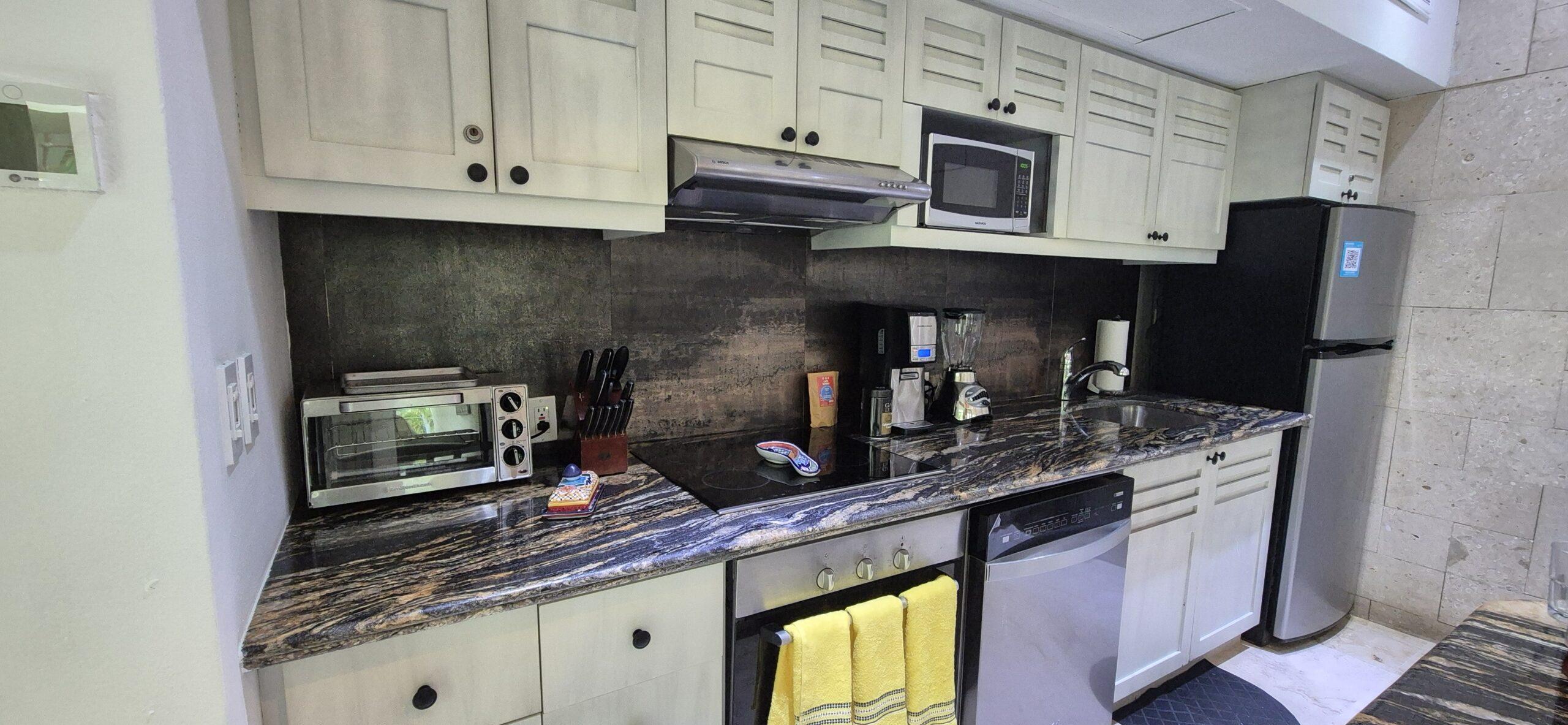 Maya Villa | Luxurious 3-Bedroom Condo Near the Caribbean — photo 11