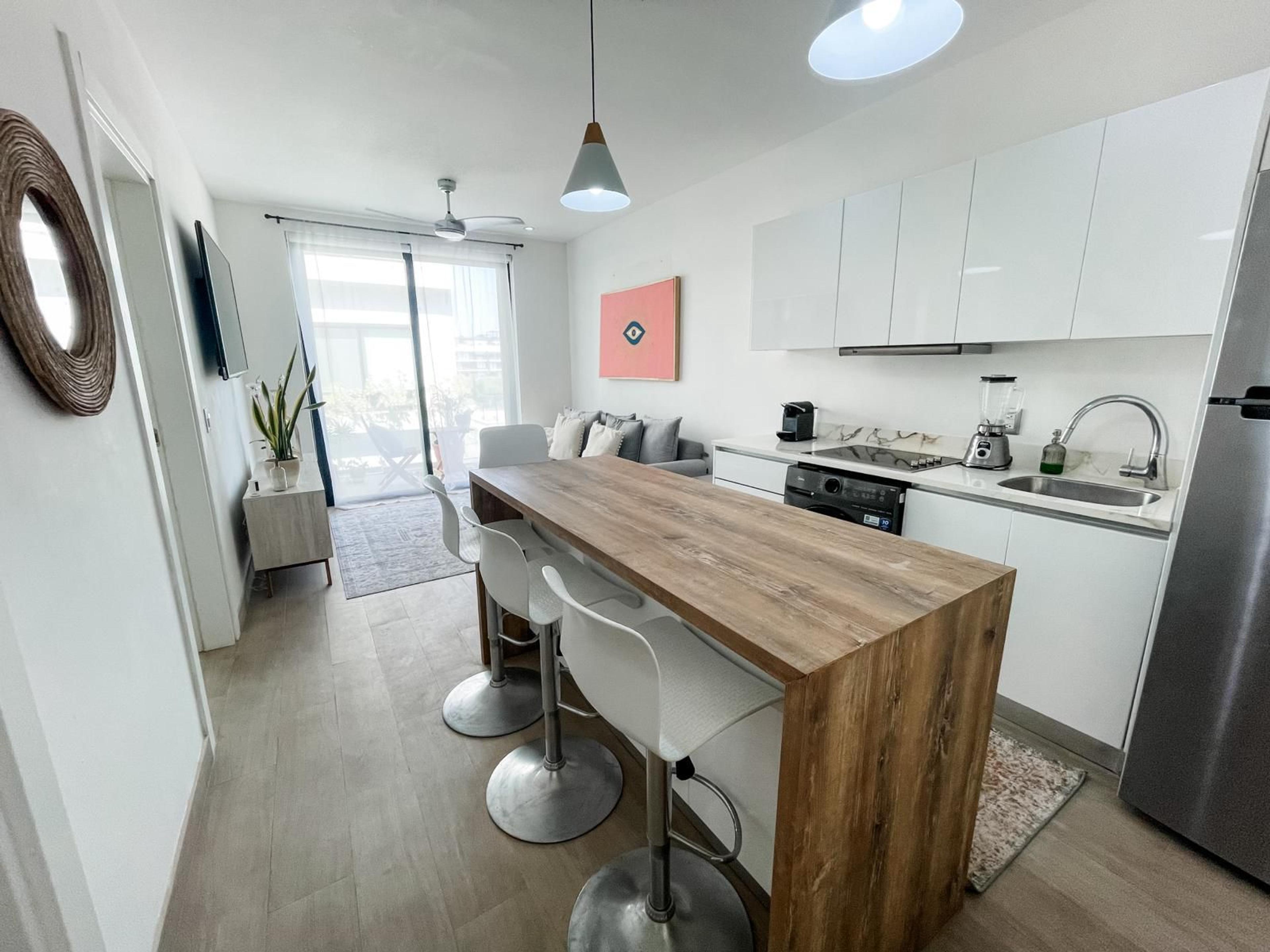 Moma 42 | Centrally Located 1-Bedroom in the Golden Zone — photo 12
