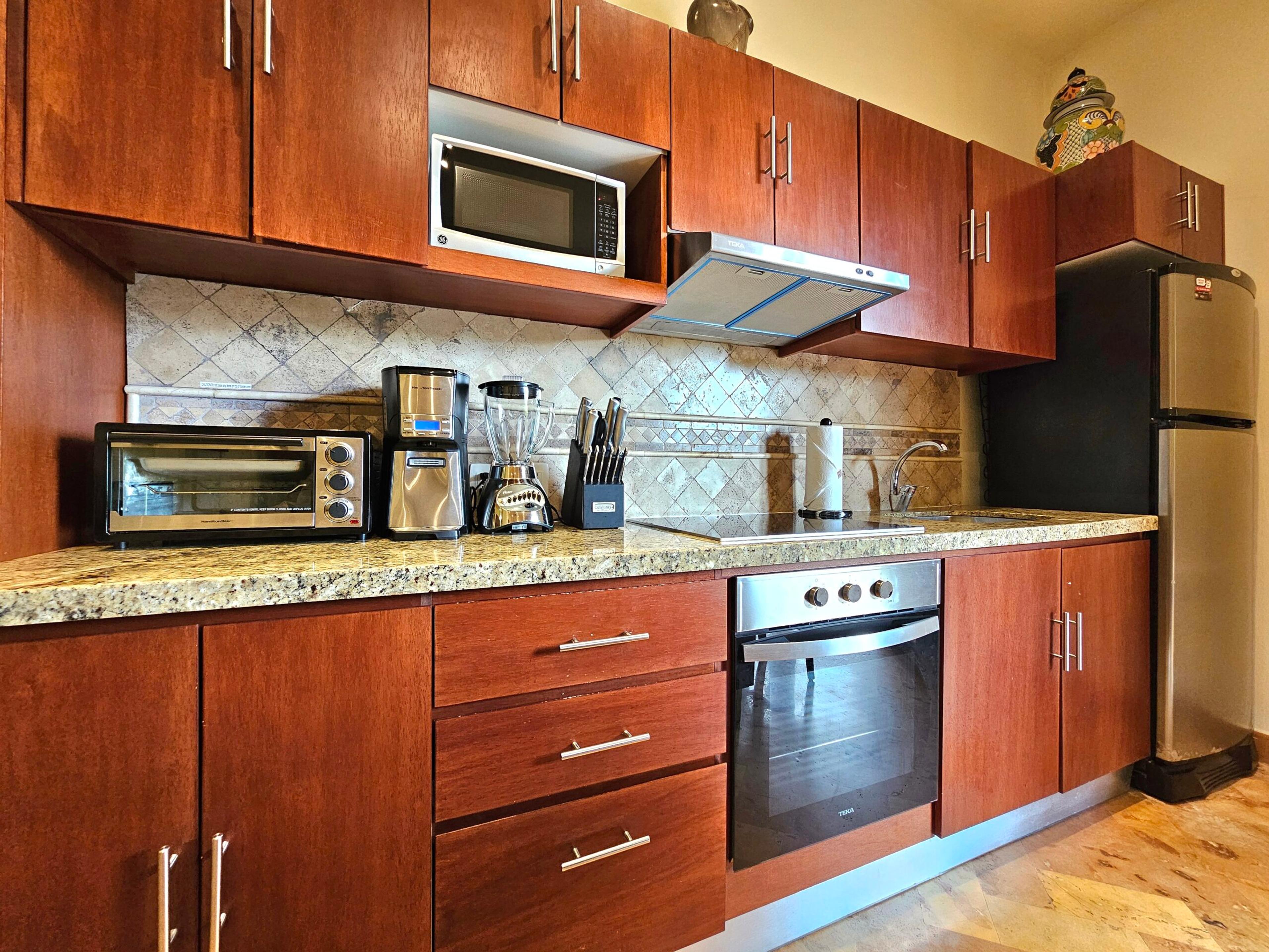 Porto Playa | Rustic 2-Bedroom Condo with Pool View — photo 11