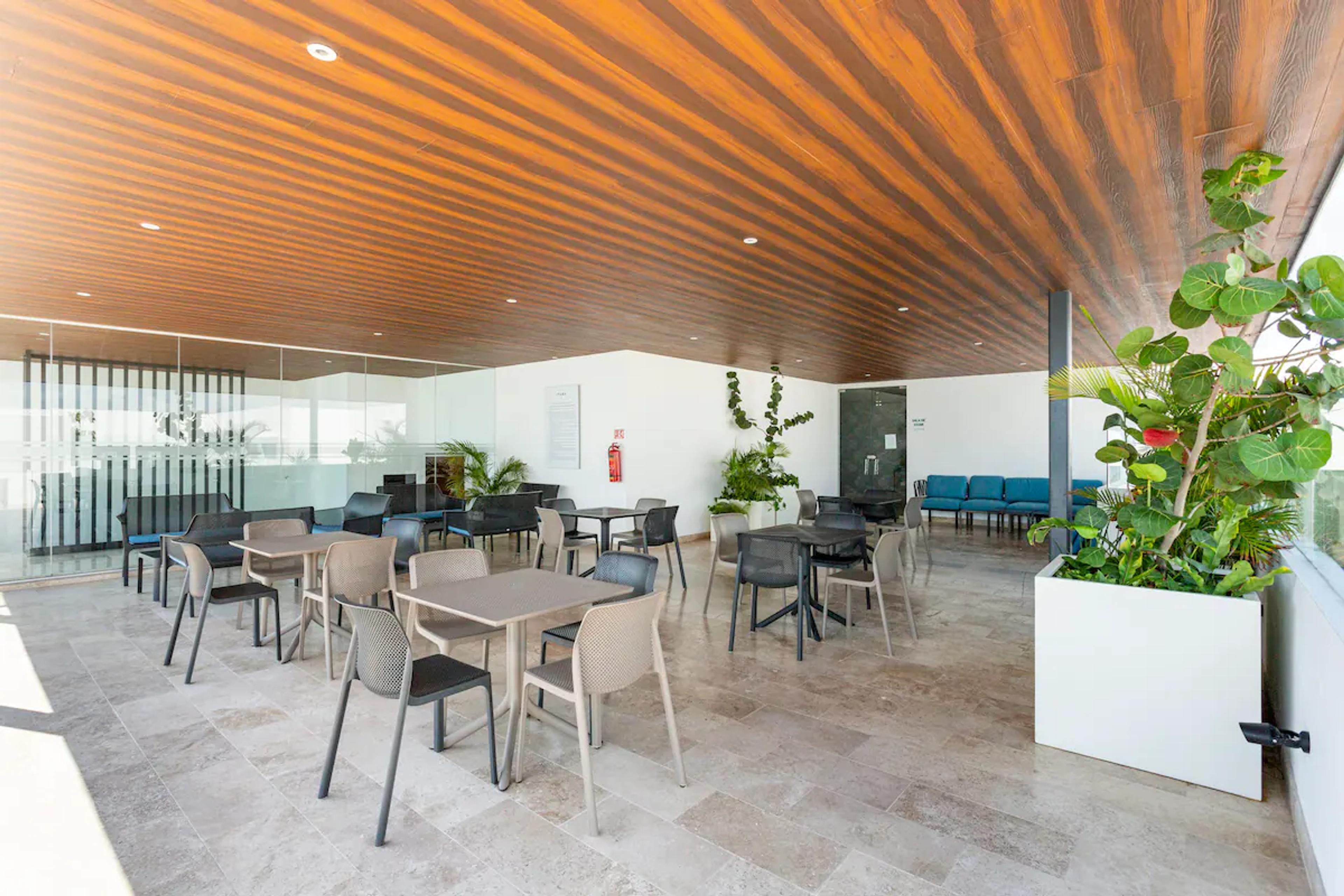 SOLD | Ipana | Sophisticated Lock-off Unit with Resort-Style Amenities — photo 6