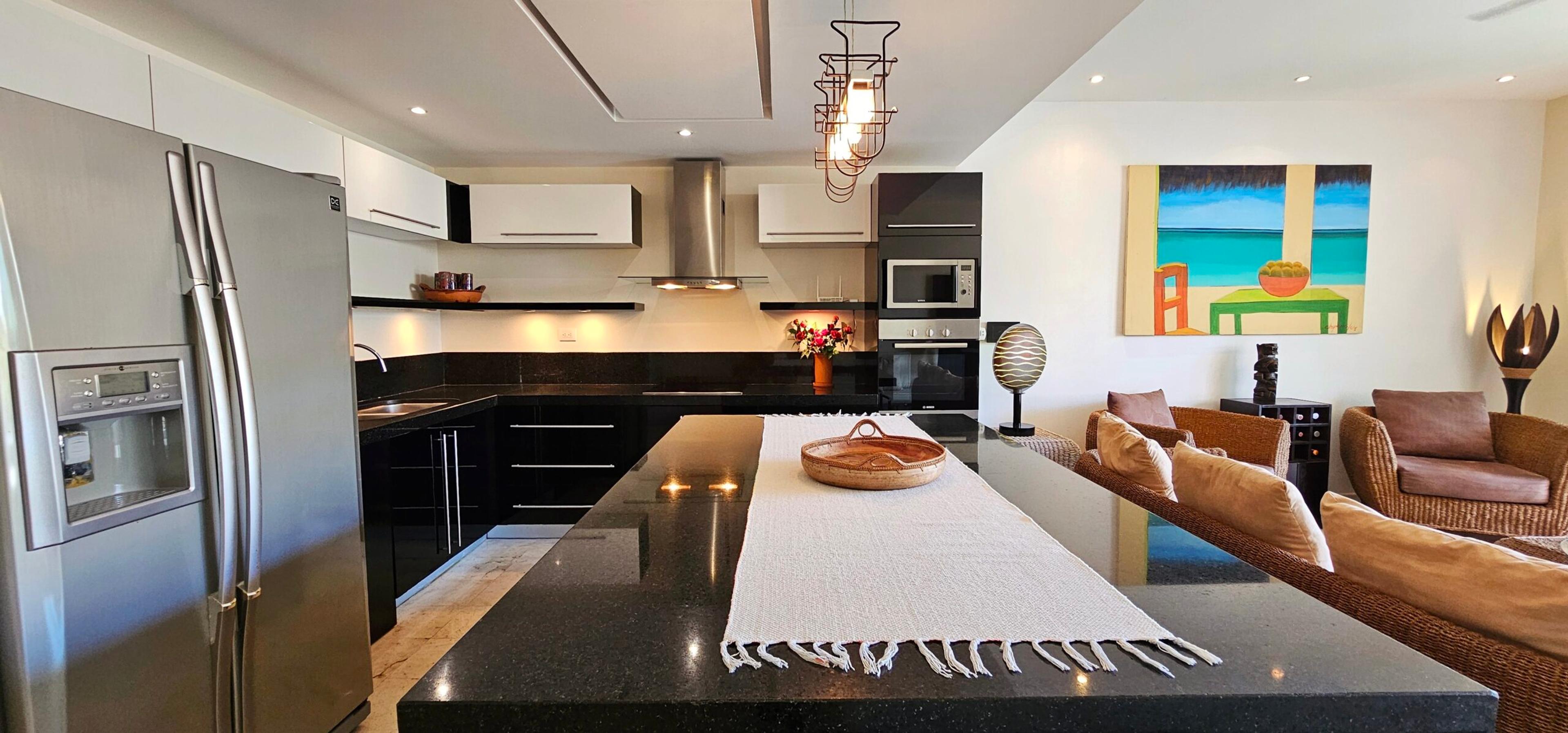 SOLD-2-Bedroom Condo in La Brisa – Boutique Living in a 14-Unit Building — photo 7