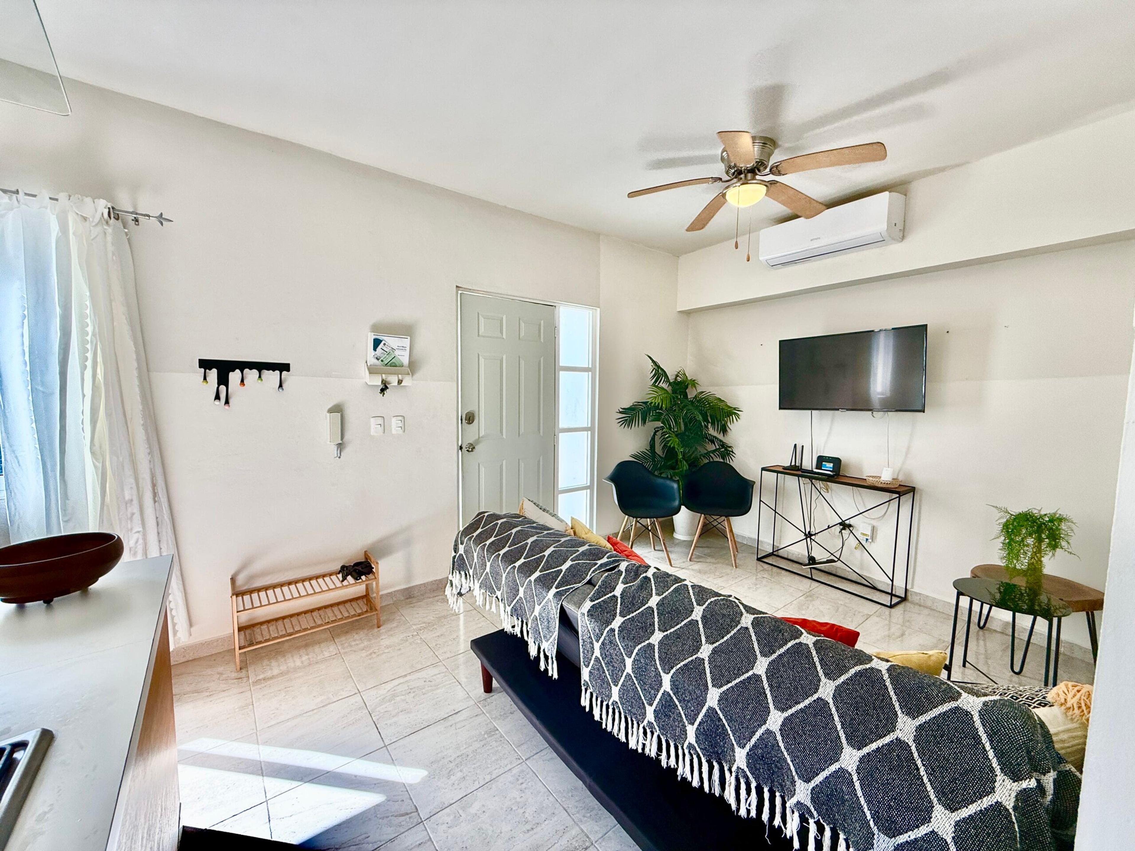 Azul Maya | Bright 2-Bedroom Condo with Rooftop Pool — photo 6