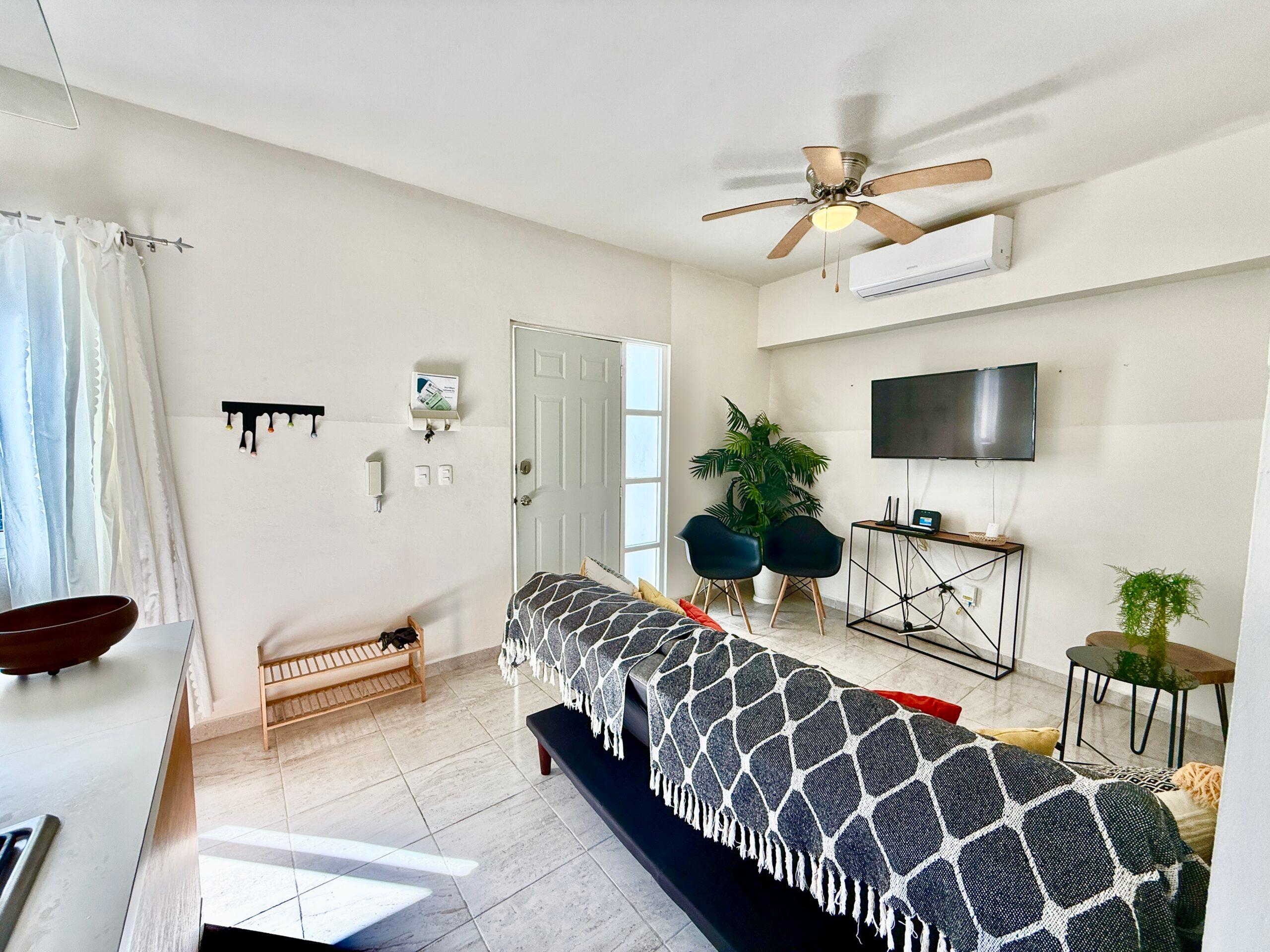 Azul Maya | Bright 2-Bedroom Condo with Rooftop Pool — photo 6