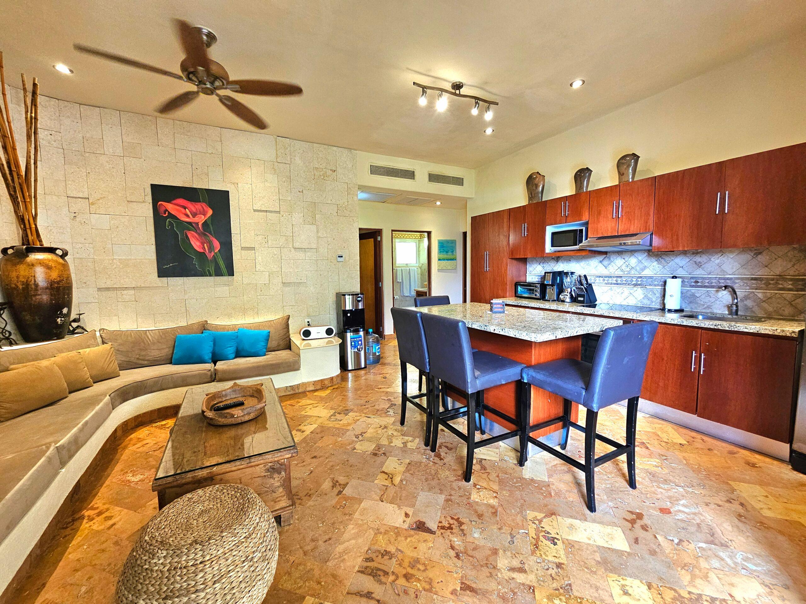 Porto Playa | Rustic 2-Bedroom Condo with Pool View — photo 3