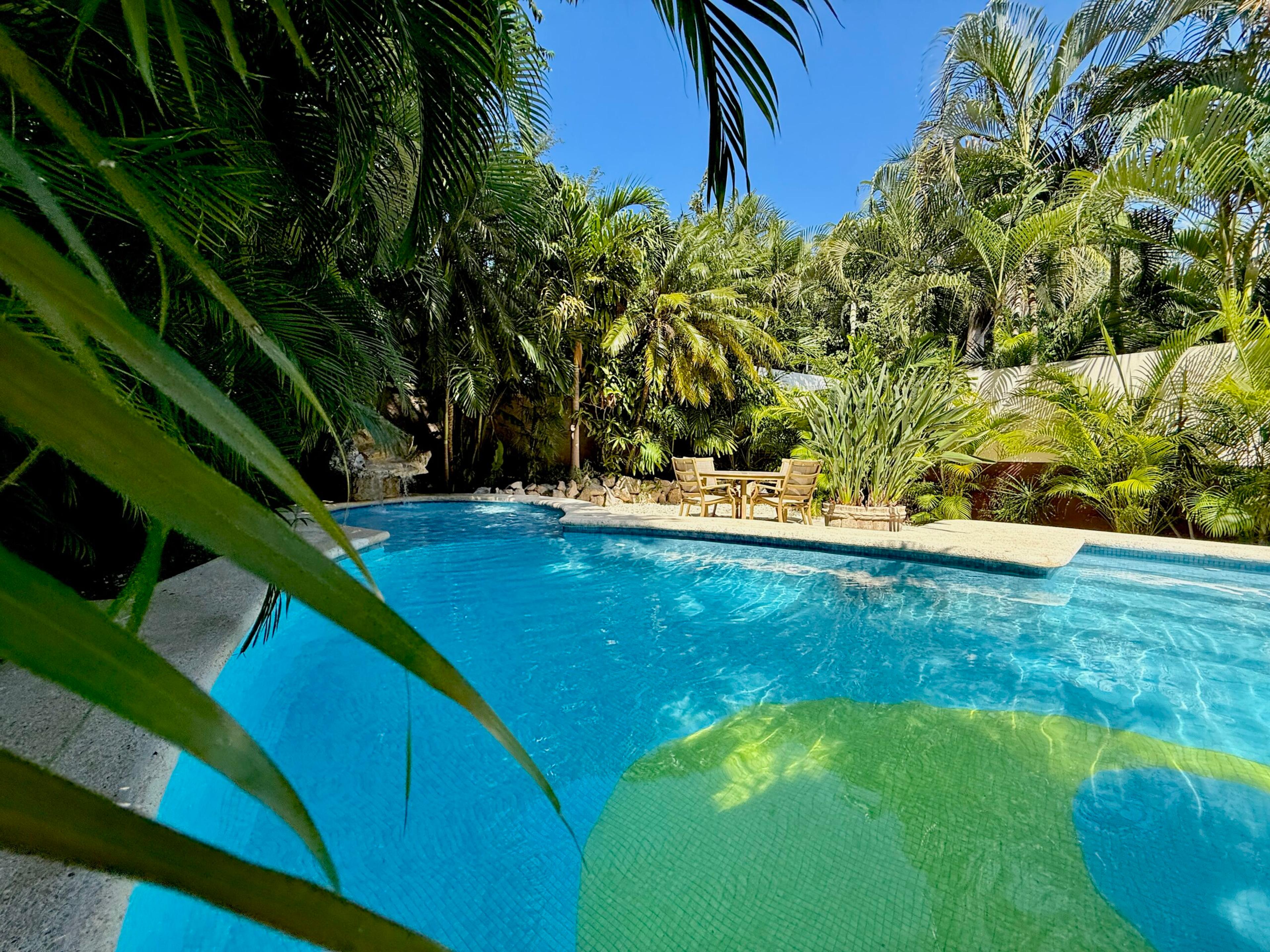 Lol Tun | 5-Bedroom Home with Private Pool — photo 29