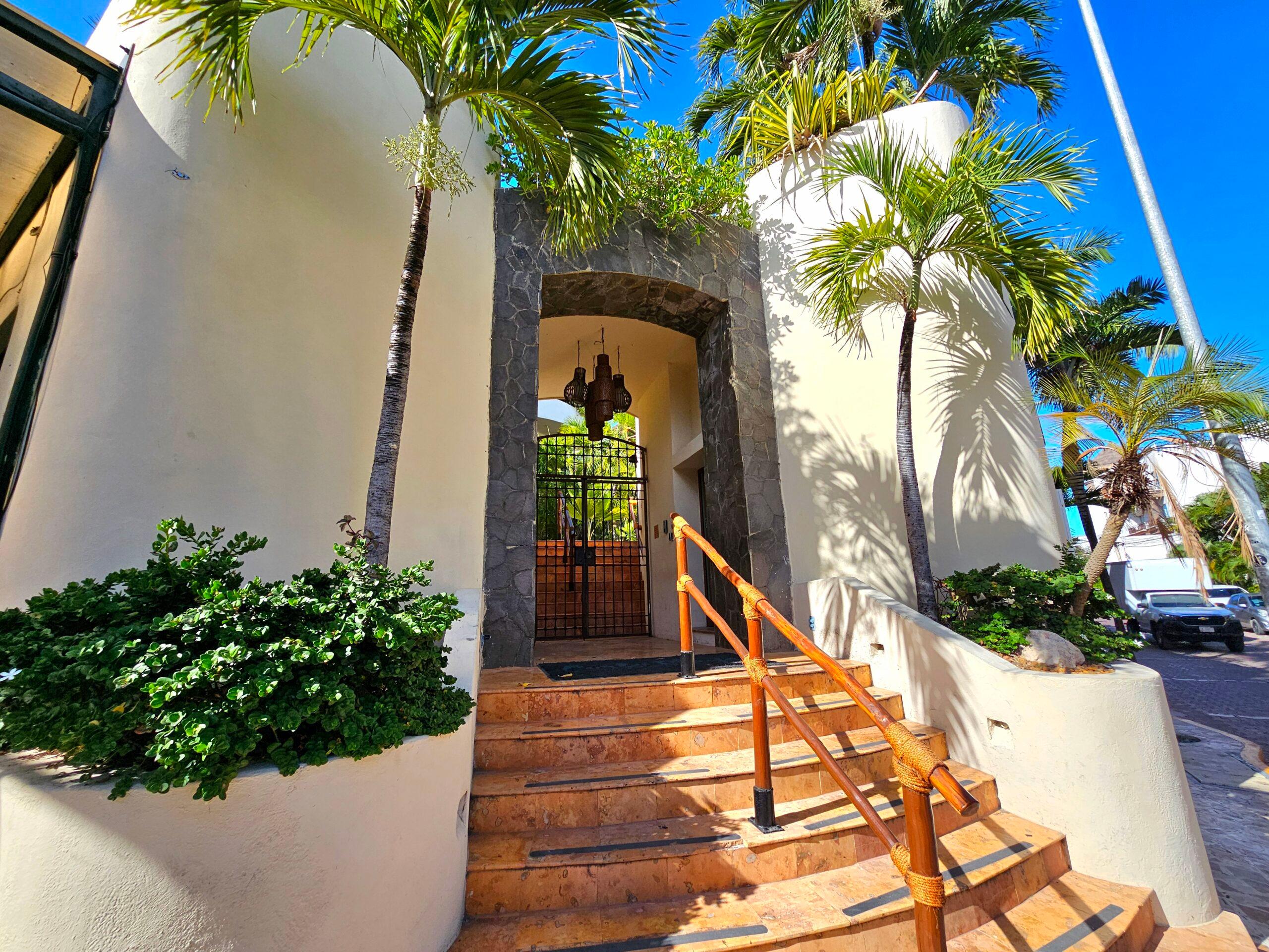 Porto Playa | Rustic 2-Bedroom Condo with Pool View — photo 5