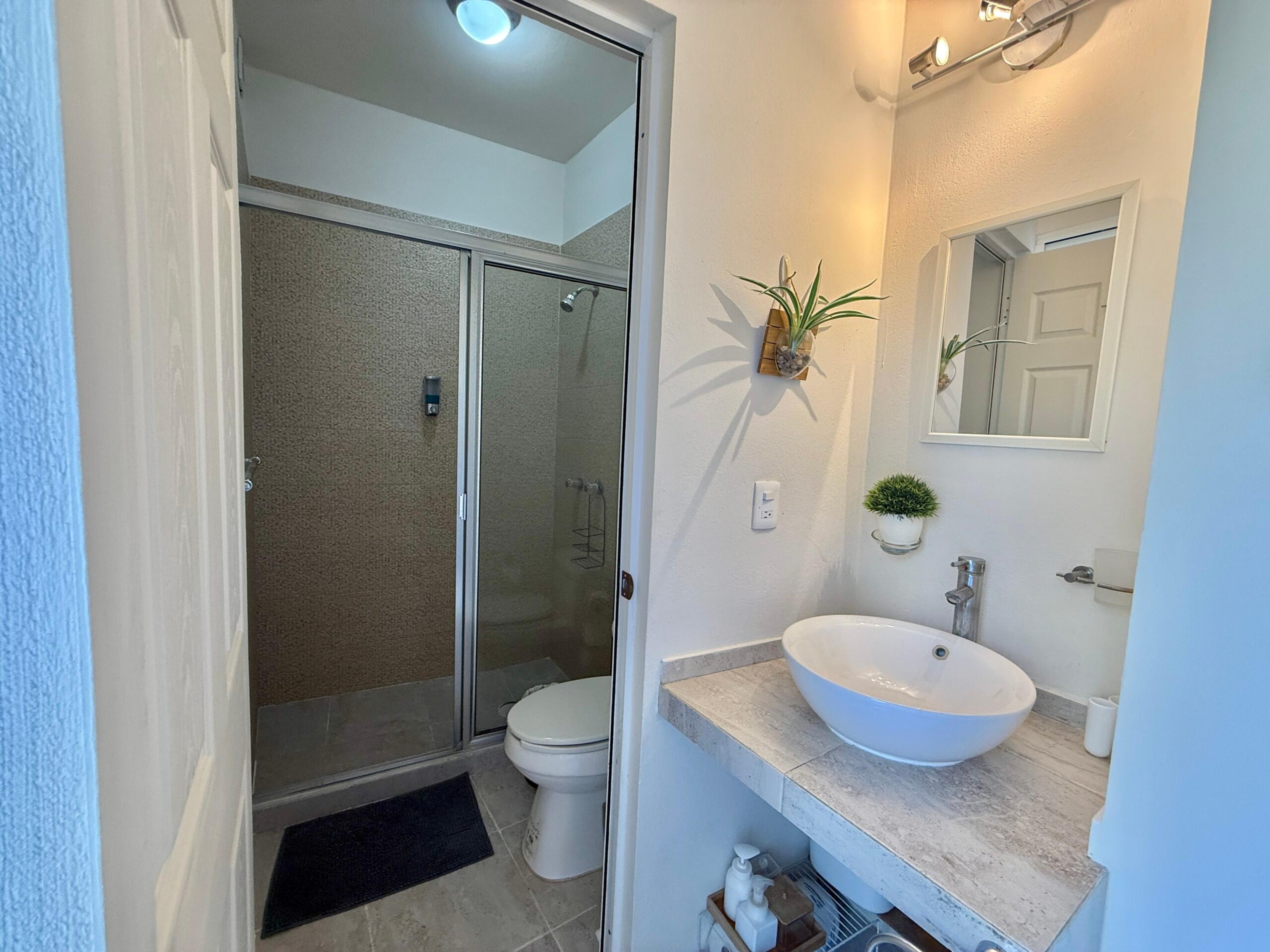 Azul Maya | Bright 2-Bedroom Condo with Rooftop Pool — photo 15