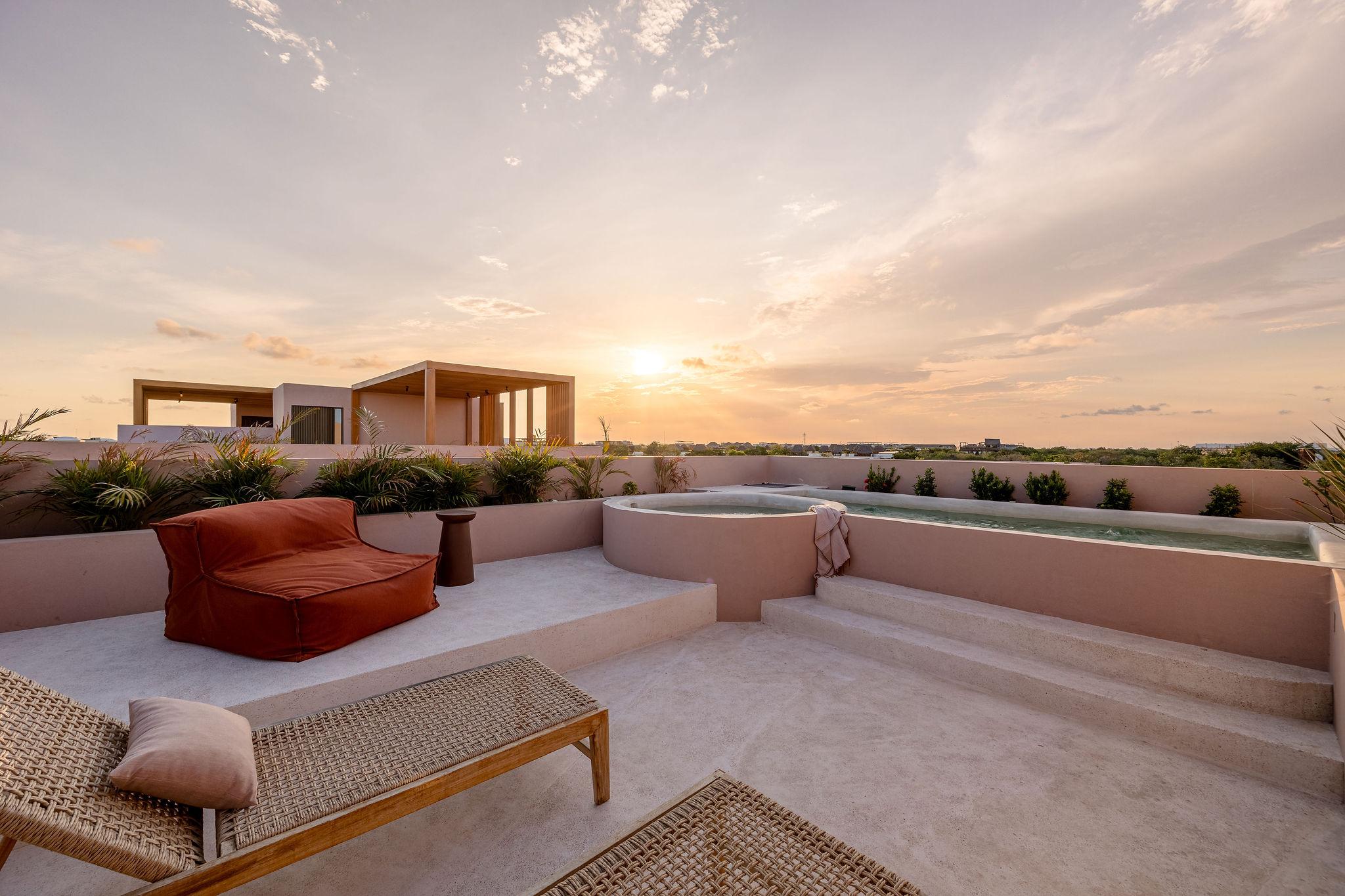 Luxurious Three-Bedroom Residence: Where Space Meets Sustainable Elegance — photo 6