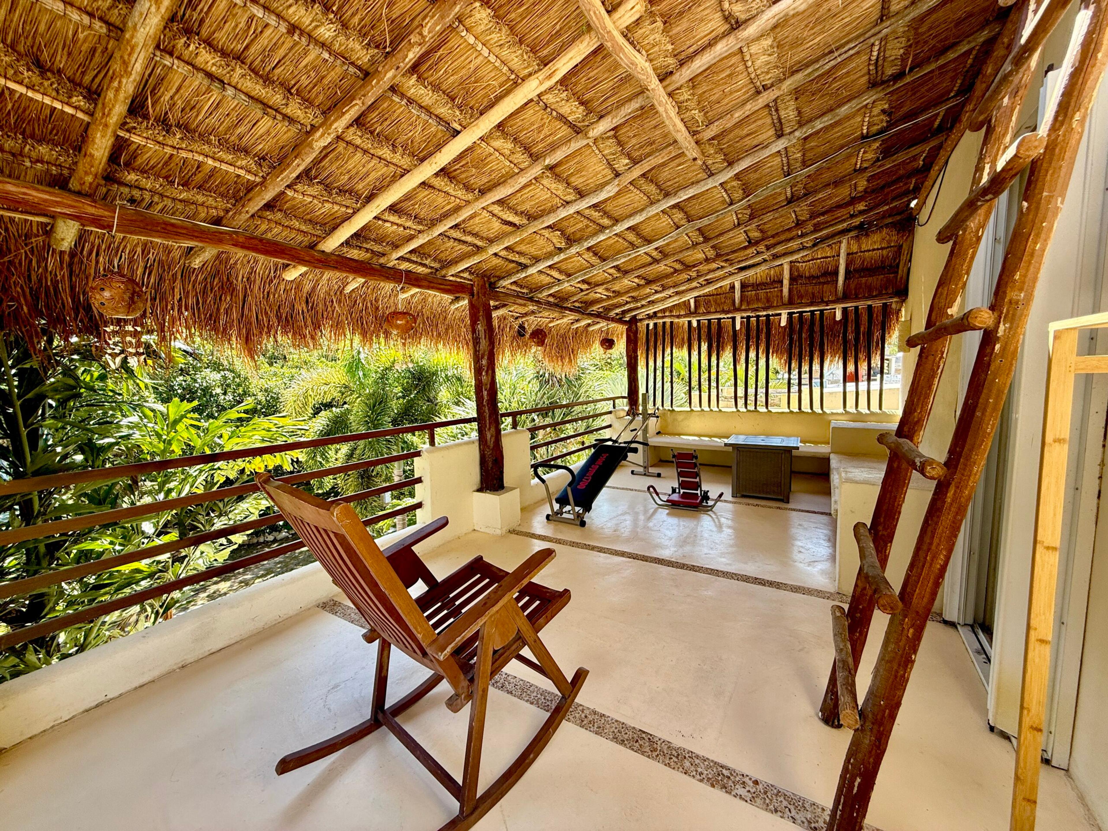 Lol Tun | 5-Bedroom Home with Private Pool — photo 5