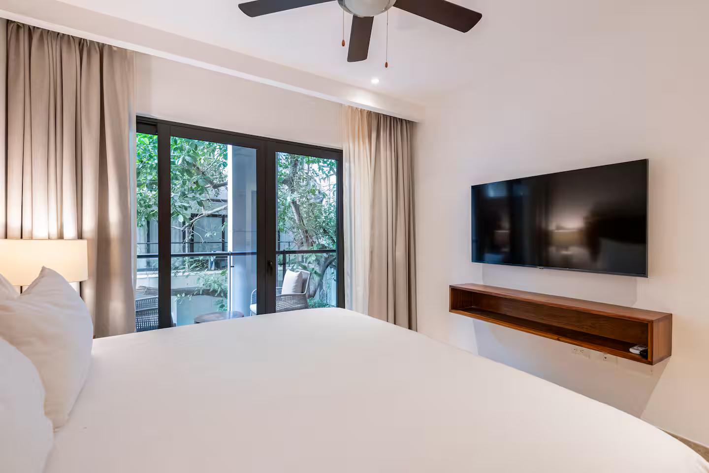 Ipana | Stunning Furnished Unit Shaded with Beautiful Ceiba Tree — photo 27