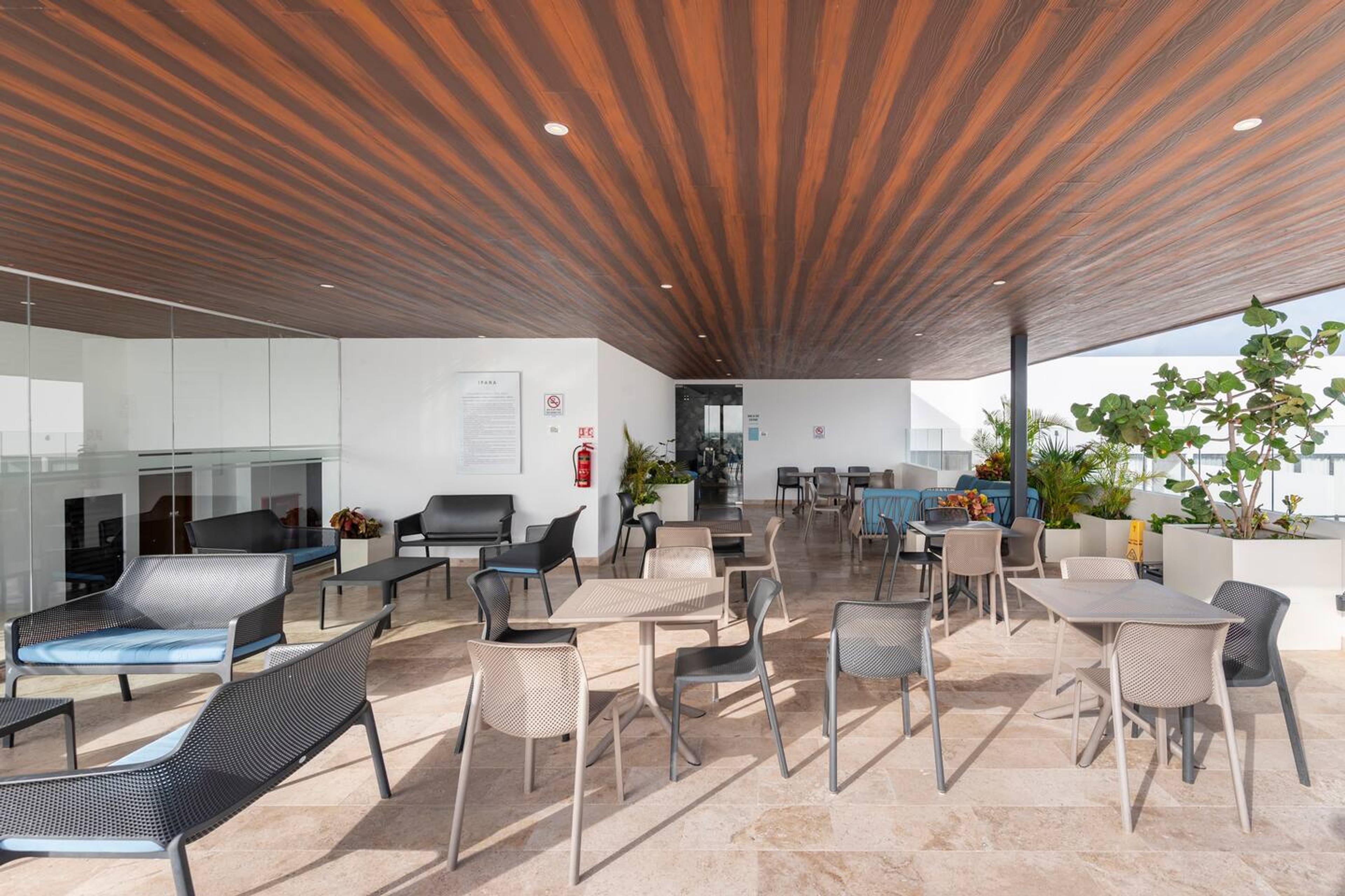 Ipana | Stunning Furnished Unit Shaded with Beautiful Ceiba Tree — photo 5