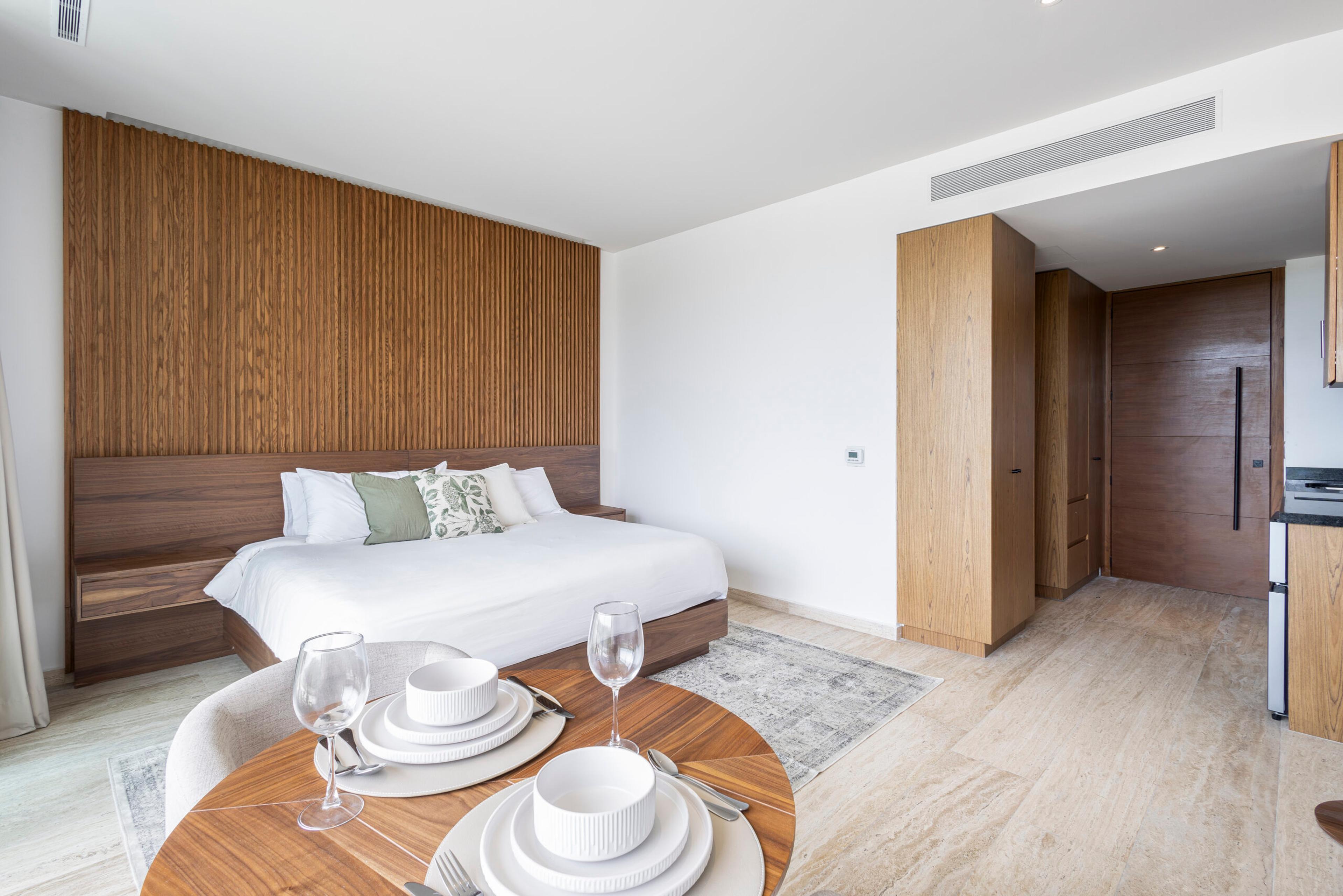 Mistiq Gardens 2 | Turn-Key Luxury Studio — photo 7