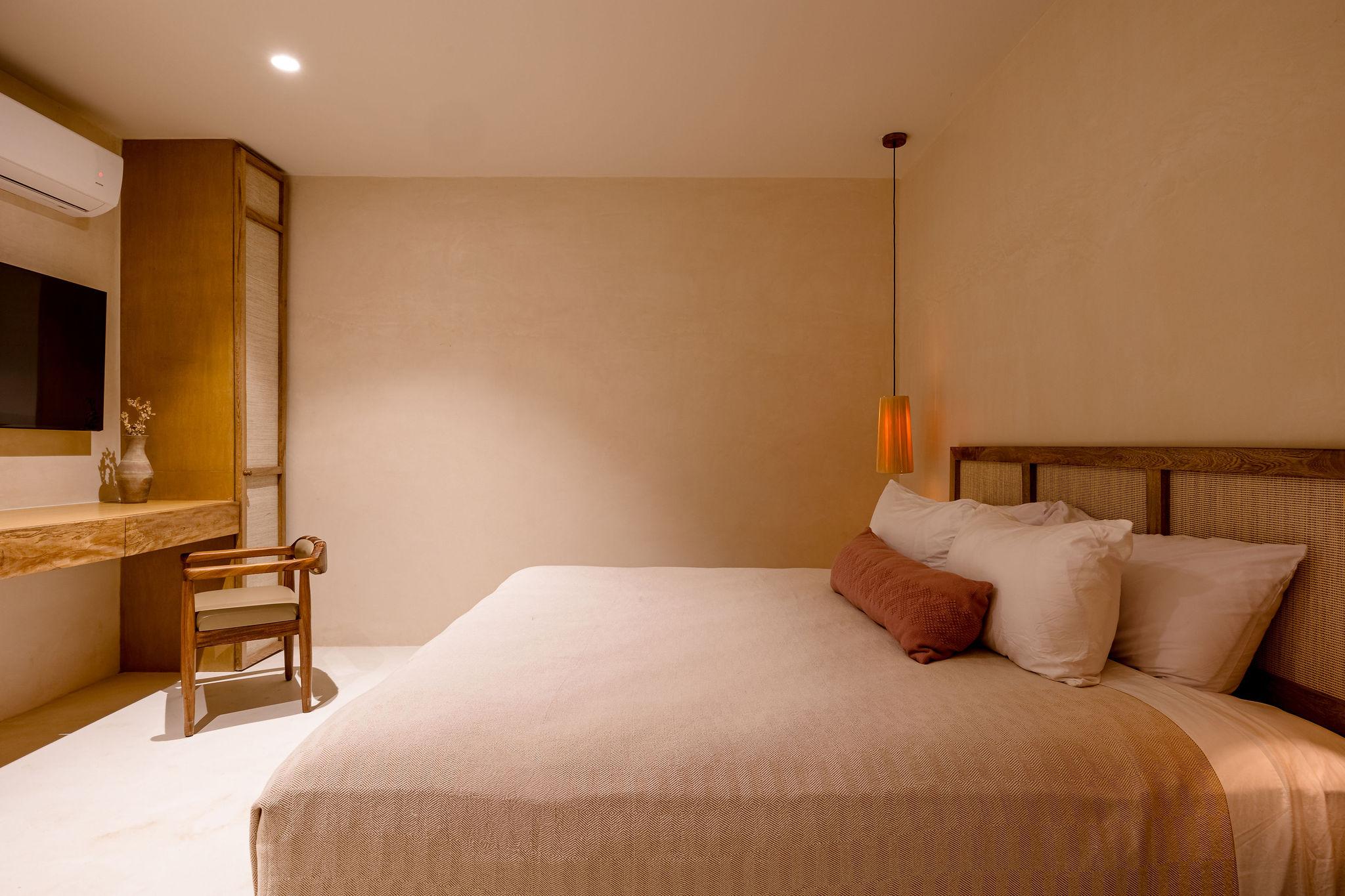 Luxurious Three-Bedroom Residence: Where Space Meets Sustainable Elegance — photo 29