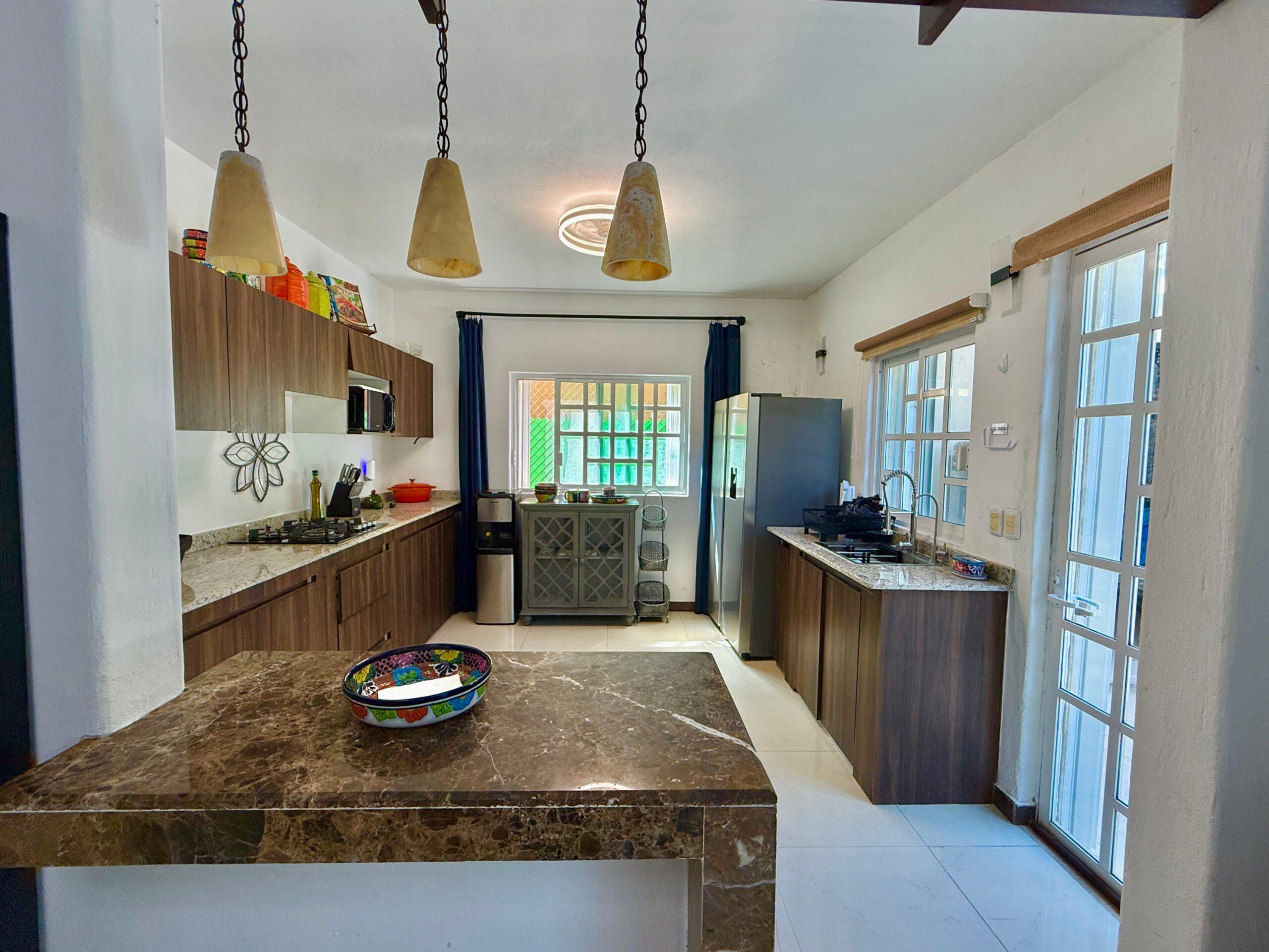 Lol Tun | 5-Bedroom Home with Private Pool — photo 21