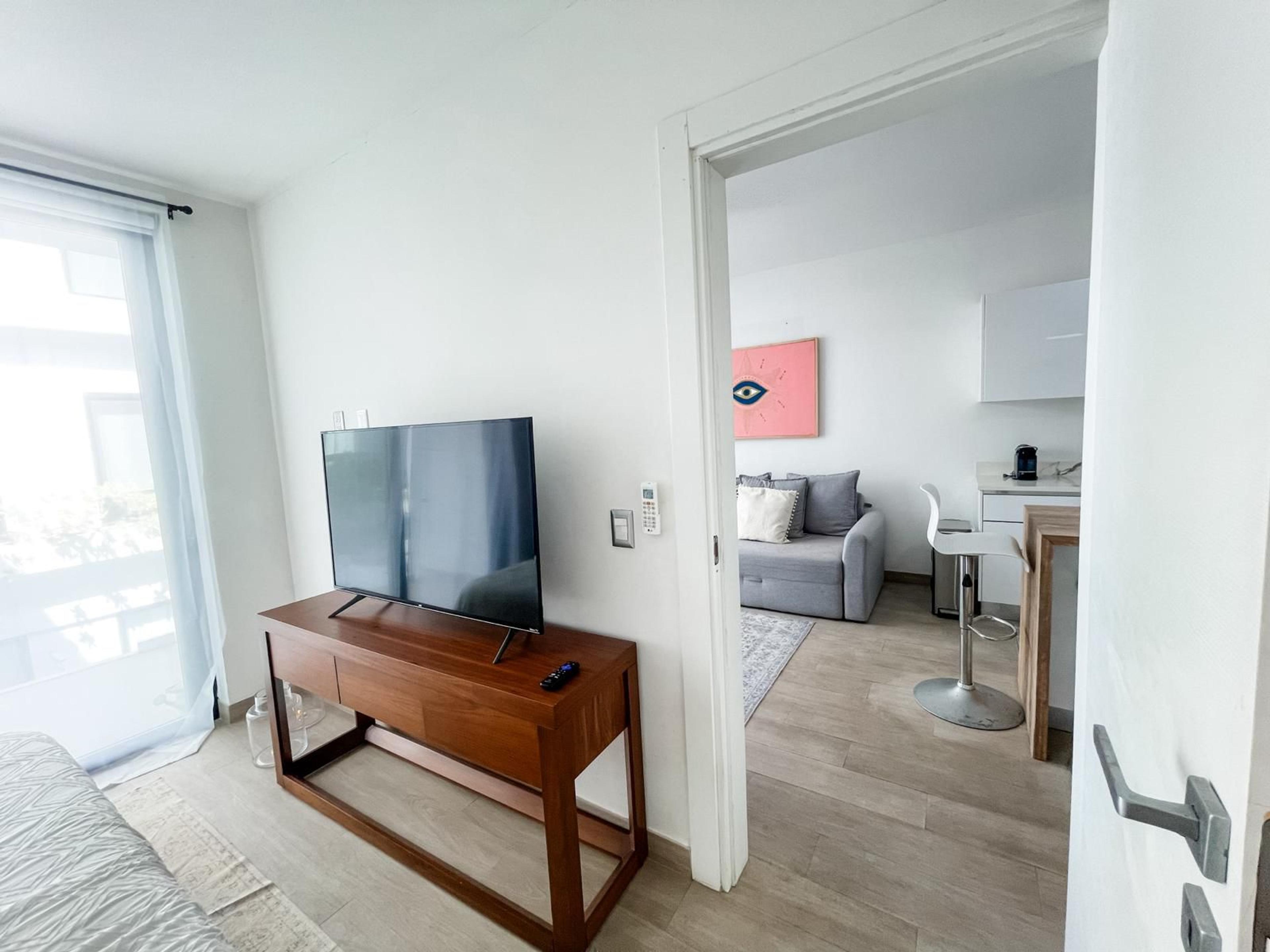Moma 42 | Centrally Located 1-Bedroom in the Golden Zone — photo 13