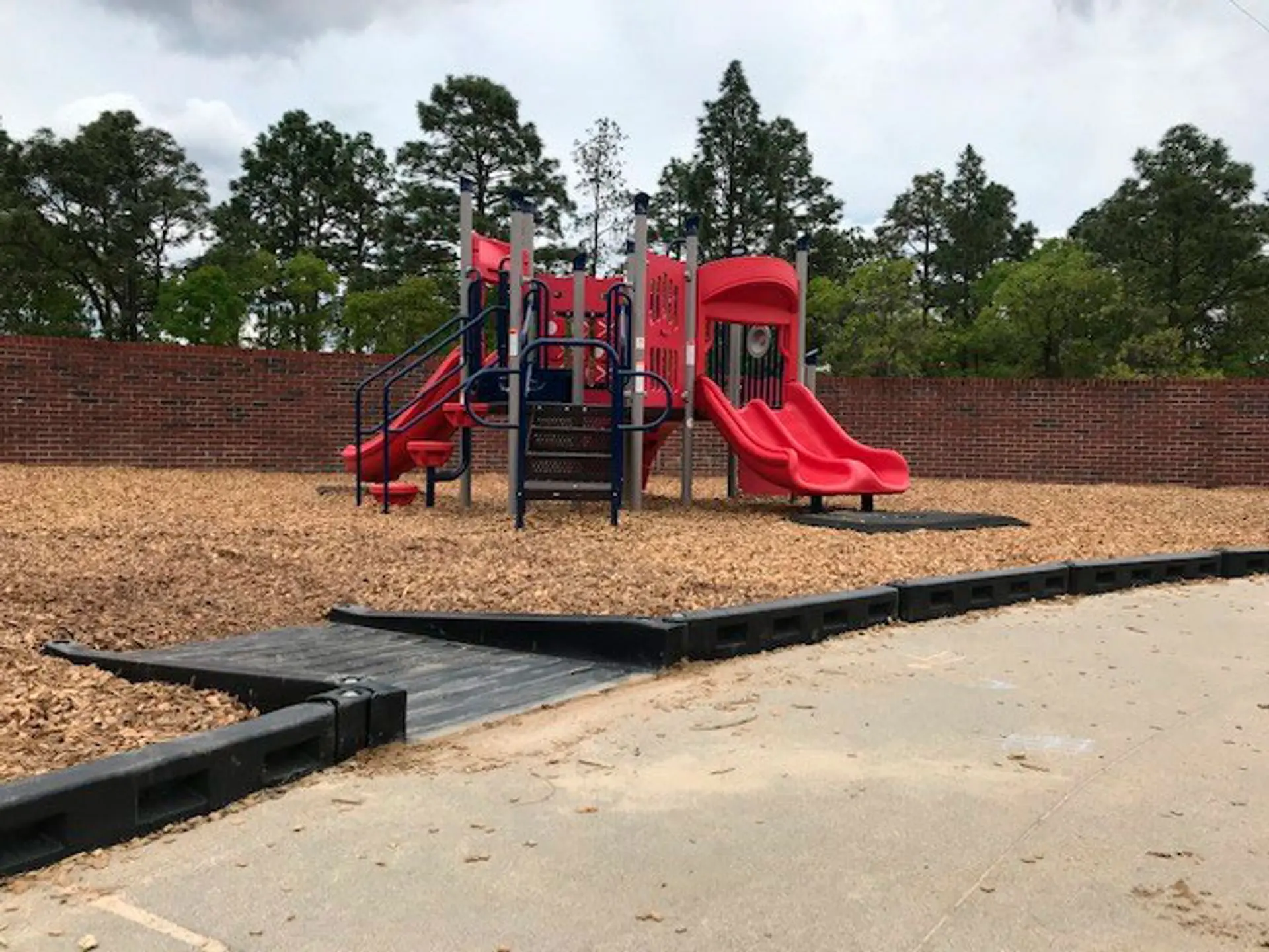 Aps Adasidewalkmountramp — Playground Accessories