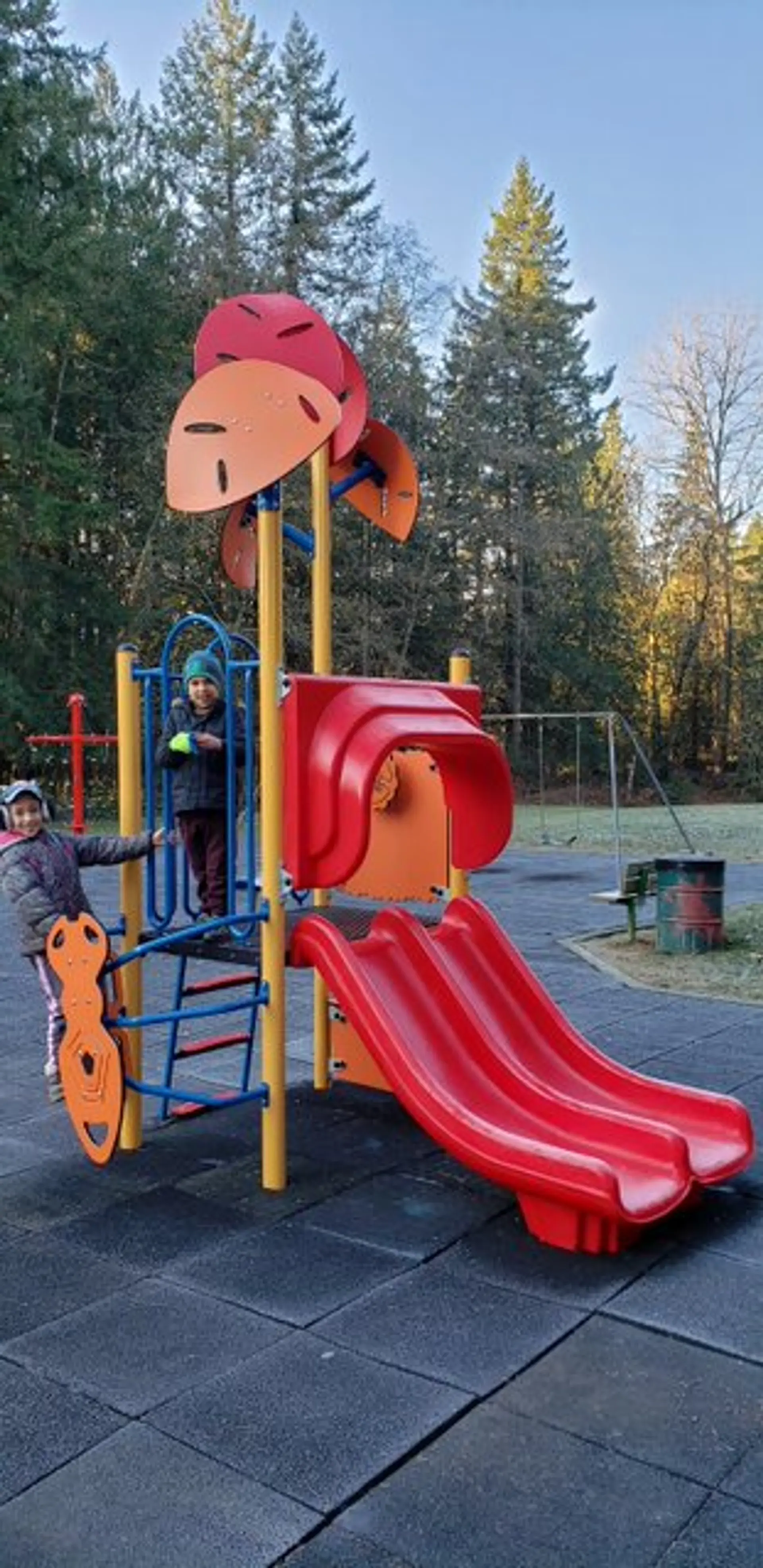 4 reasons to encourage kids to play outside