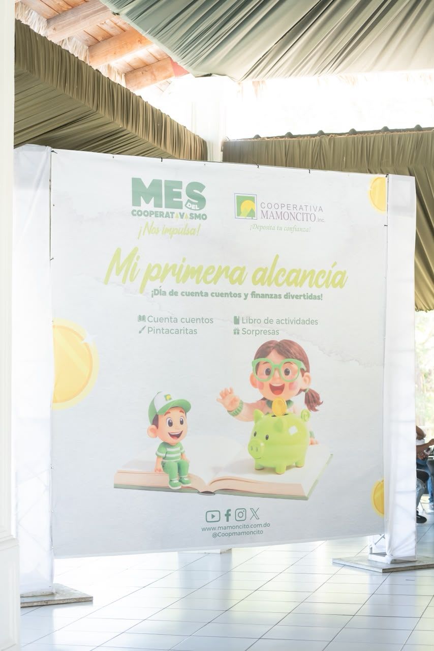 El cartel de Mi primera alcancía: día de cuentacuentos y finanzas divertidas.