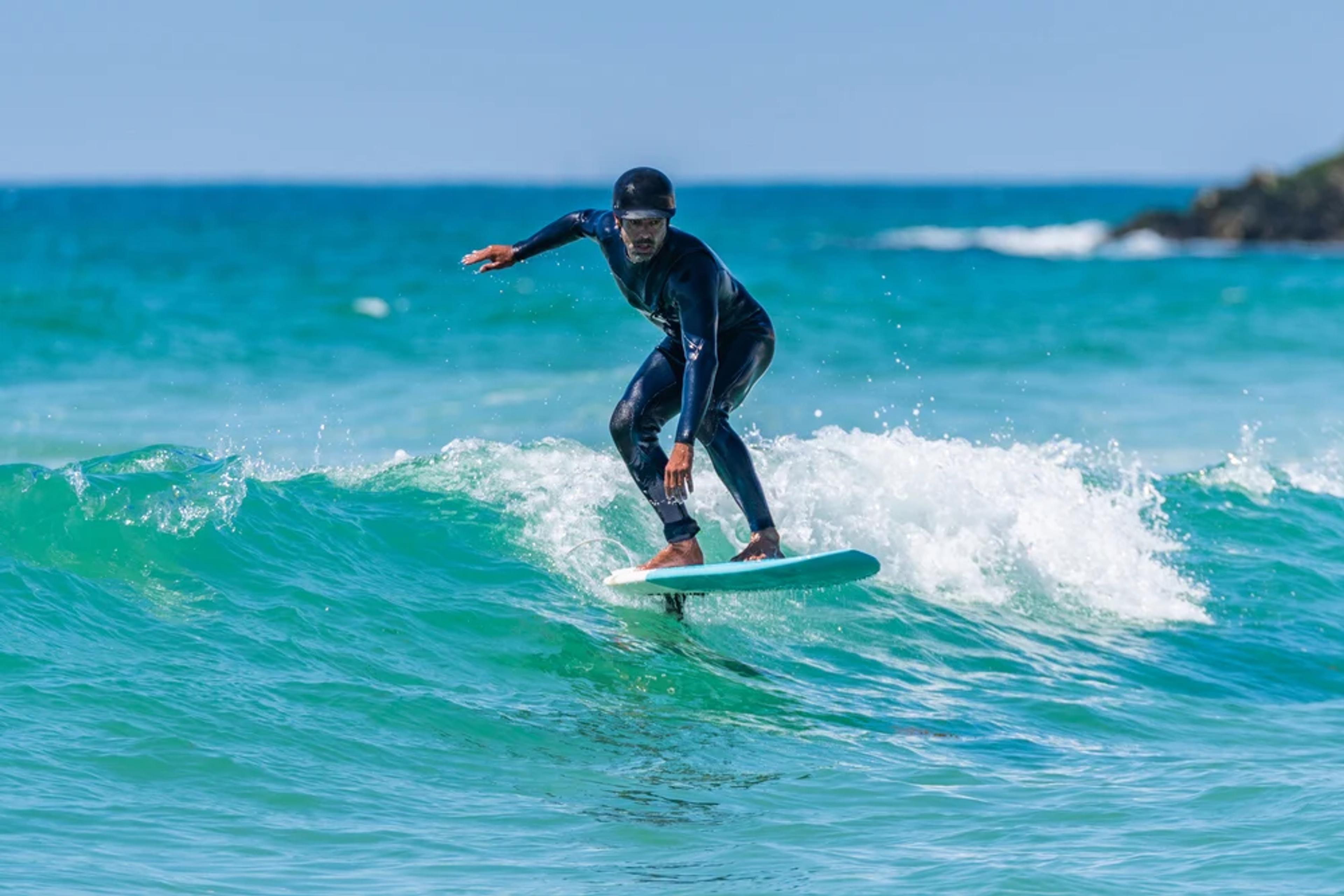 How hydrofoil surfing works