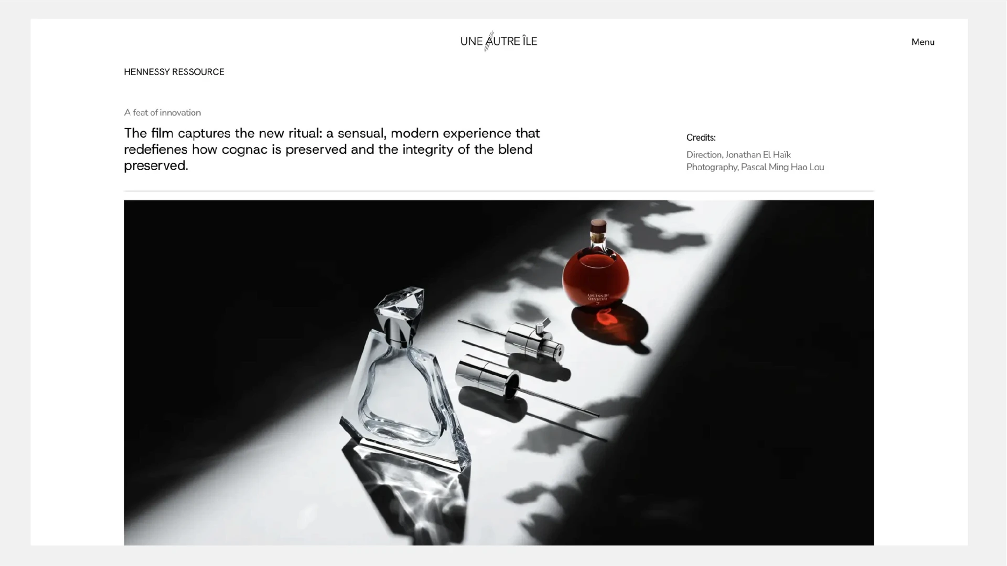 Une Autre Île Productions project page for Hennessy Ressource: a crystal decanter and glass pieces in hard light