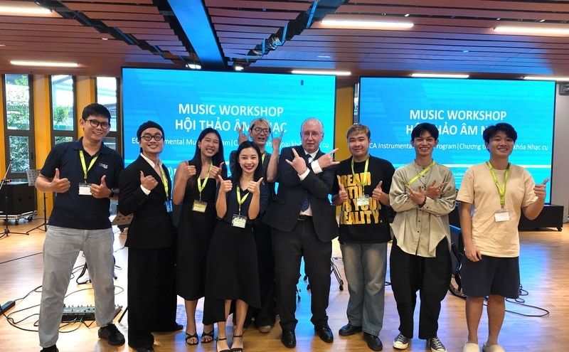 Giáo viên cộng tác trường quốc tế