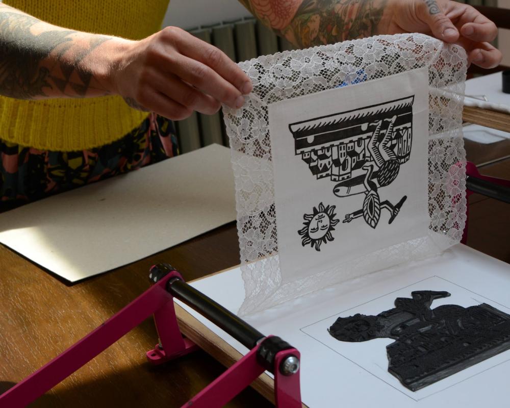 Cut, Ink, Reclaim: Lino Printing onto Vintage Cloth One Day Course with Sarah Quinn