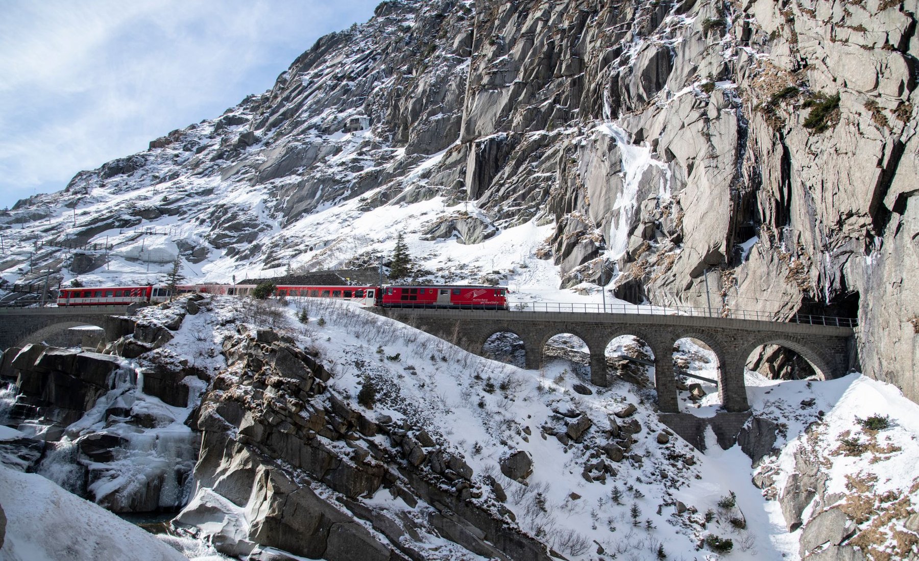 Portada del artículo: Bernina Express viajando desde Latinoamérica