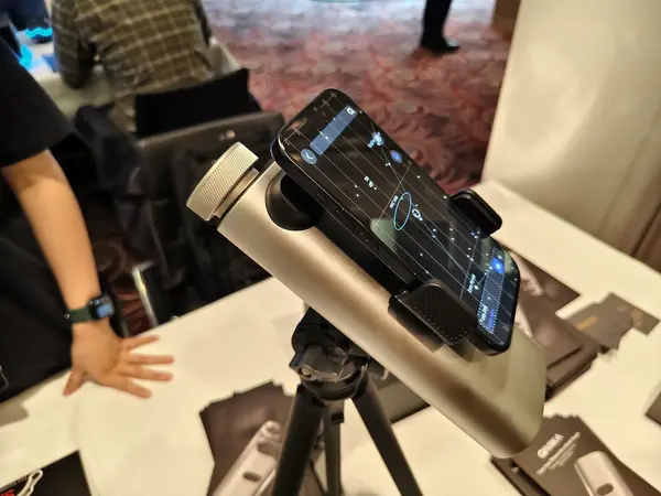IFA 2026: QIVIKA wants to turn your phone into a 3,000mm smart telescope