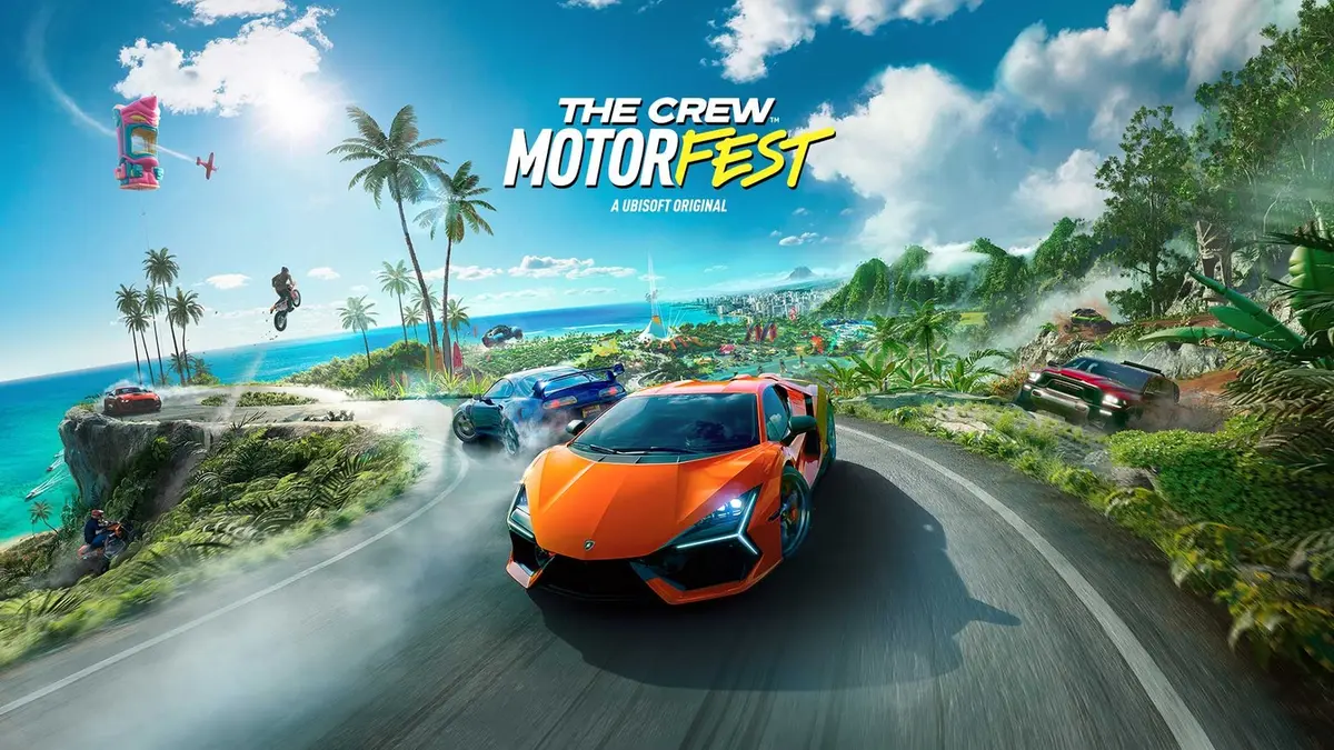 An orange Lamborghini leads a pack of cars along a coastal Hawaiian road lined with palm trees in The Crew Motorfest