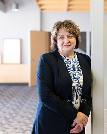 Lana Shmuilovich, AP/AR/HR