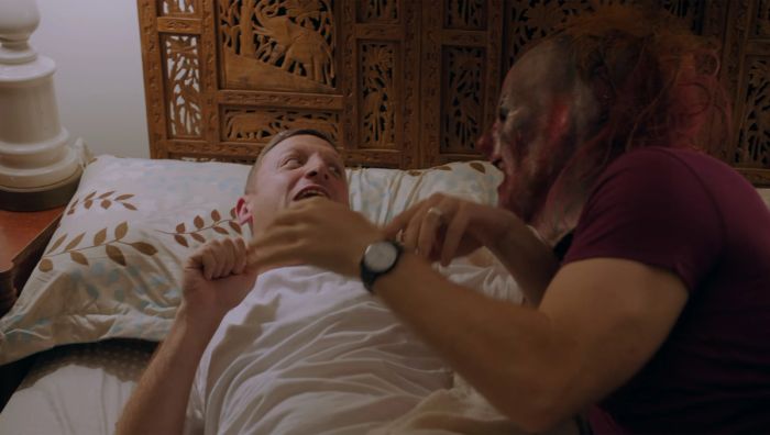- Make me pregnant! - You're not my wife, idiot. - I wanna be pregnant! - I know my wife's not a clown! - Yes! - I know my w