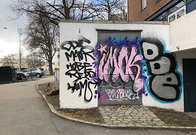 Tagging på vegg (foto: ung.no)