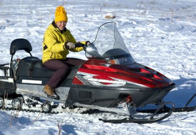 Snøscooter / Snøskuter (colourbox.com)
