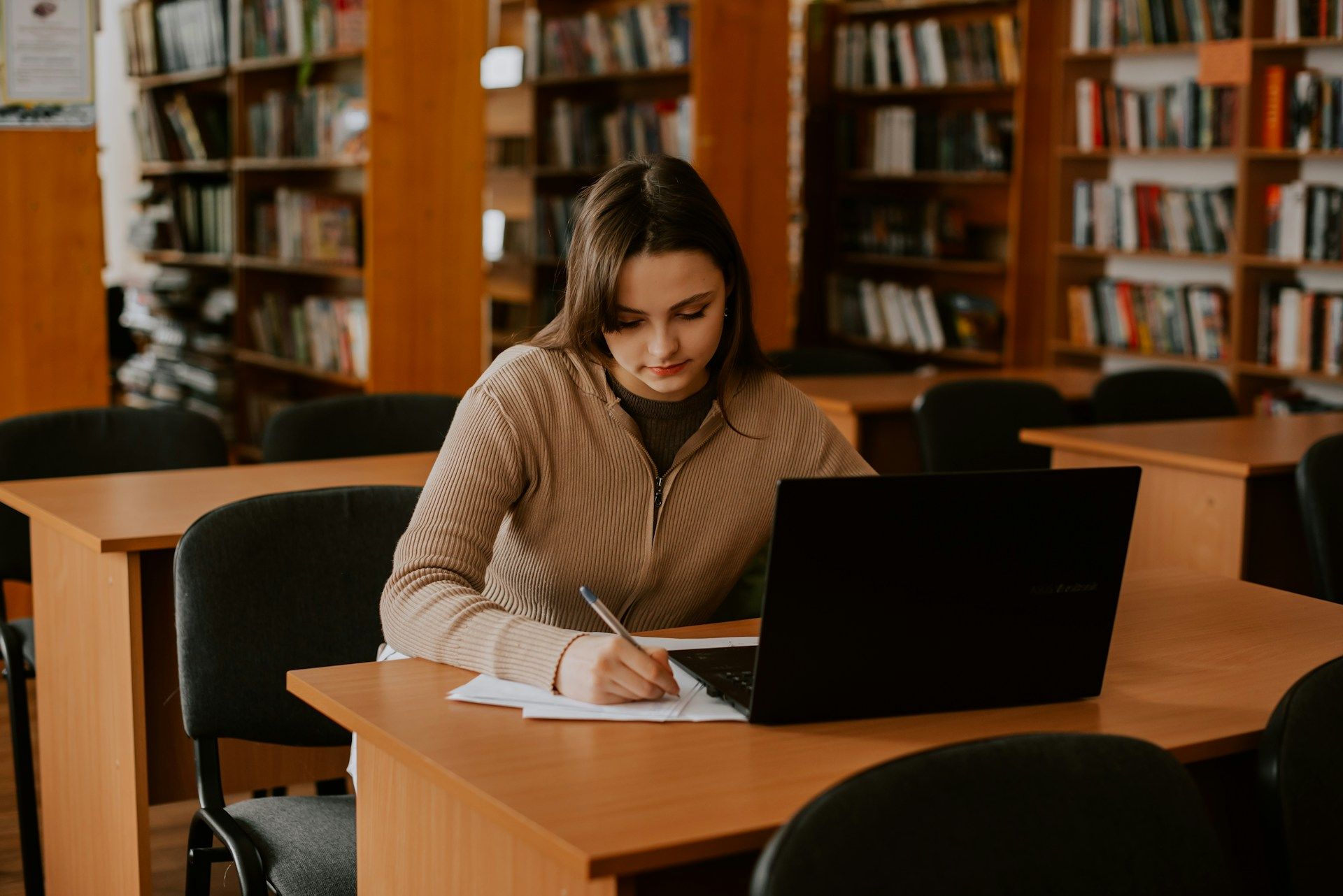 FORMELT KRAV: Generell studiekompetanse er det formelle opptakskravet til høyere utdanning. Foto: Kateryna Hliznitsova/Unsplash