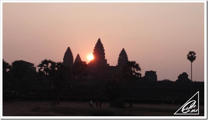 アンコールワットに格安バス陸路ツアーで行ってきた俺