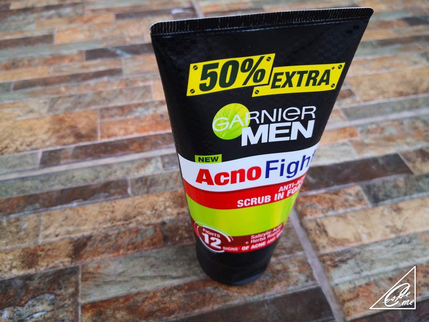 タイの洗顔フォーム(ニキビ対策)を買うならGARNIER AcnoFight