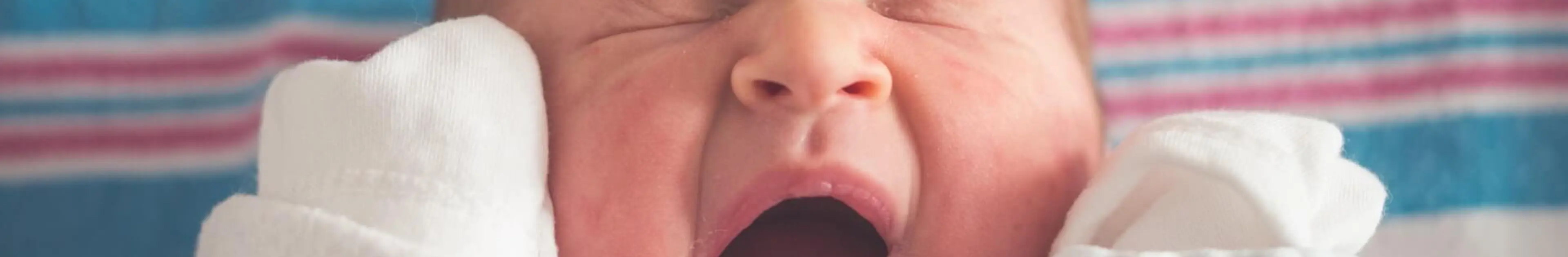 赤ちゃんが夕方に大泣き!コリック(黄昏泣き)の経験