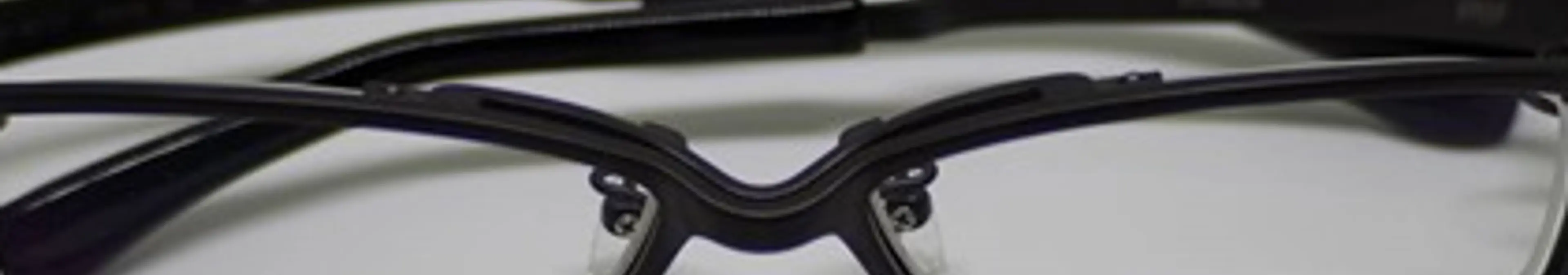 フォーナインズ(999.9)のメガネS-821Tを1年間毎日「着けた」評価レビュー